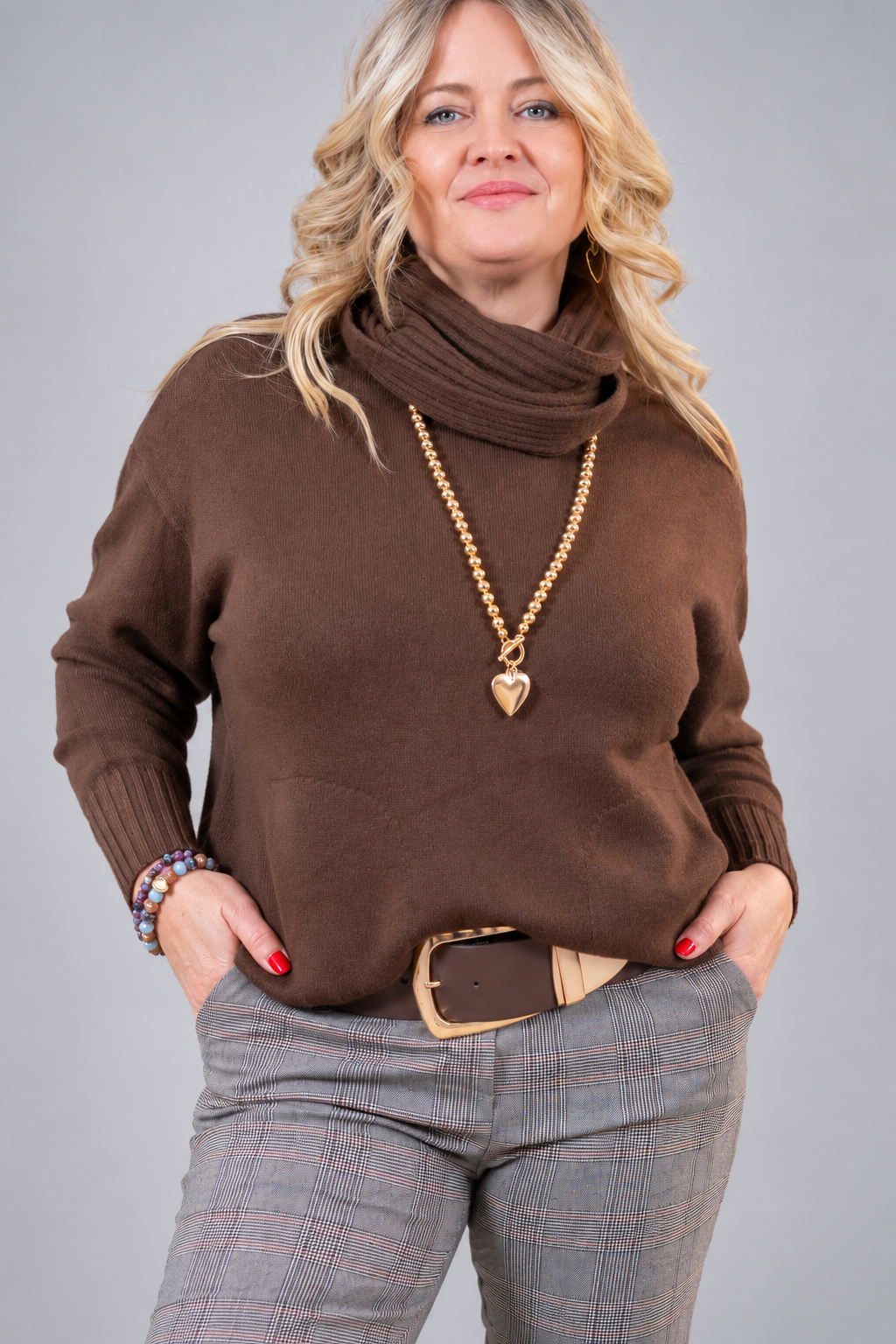 Oversize Strickpullover mit Rollkragen & Taschen, schokobraun
