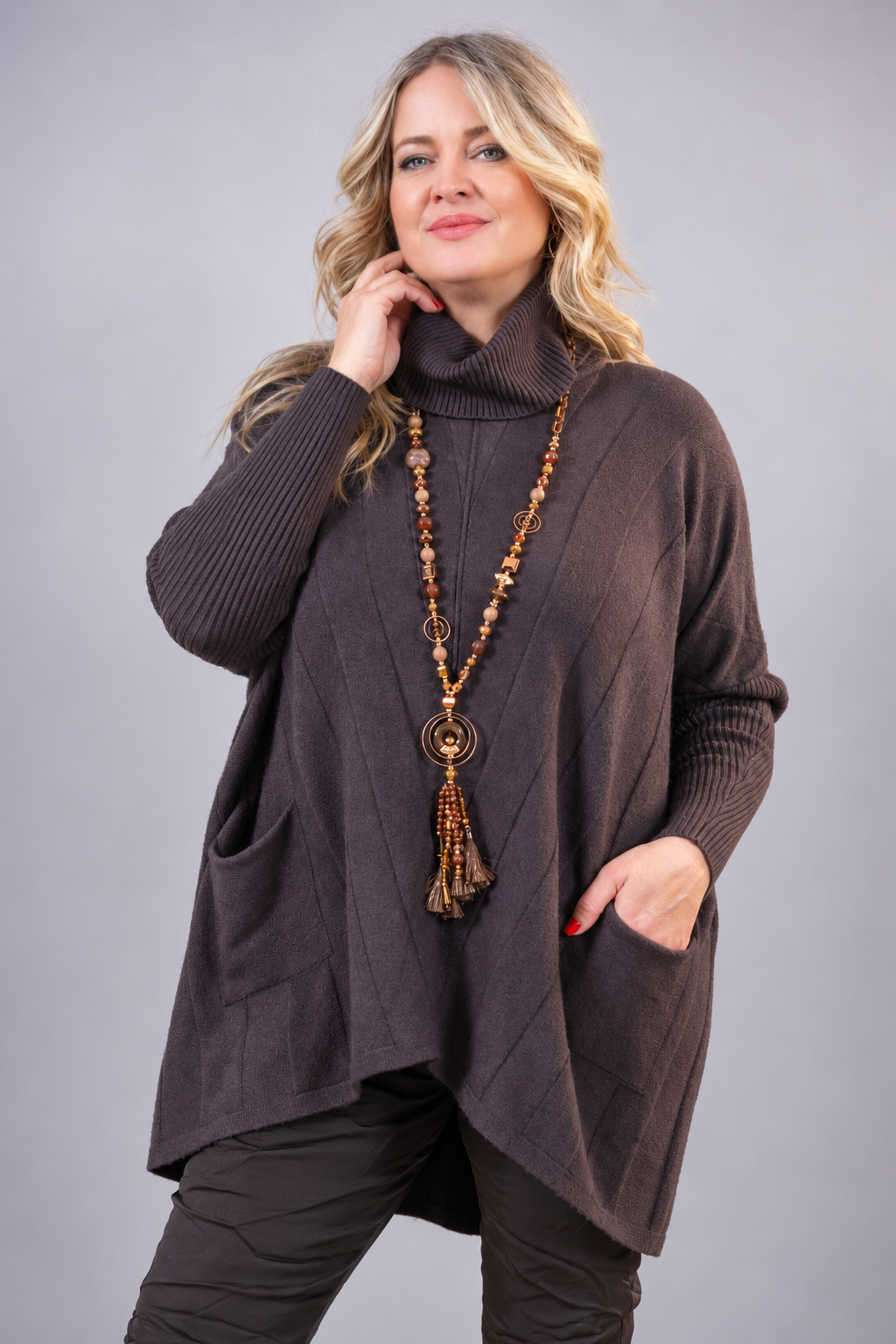 Oversize Strickpullover mit Rollkragen, schokobraun