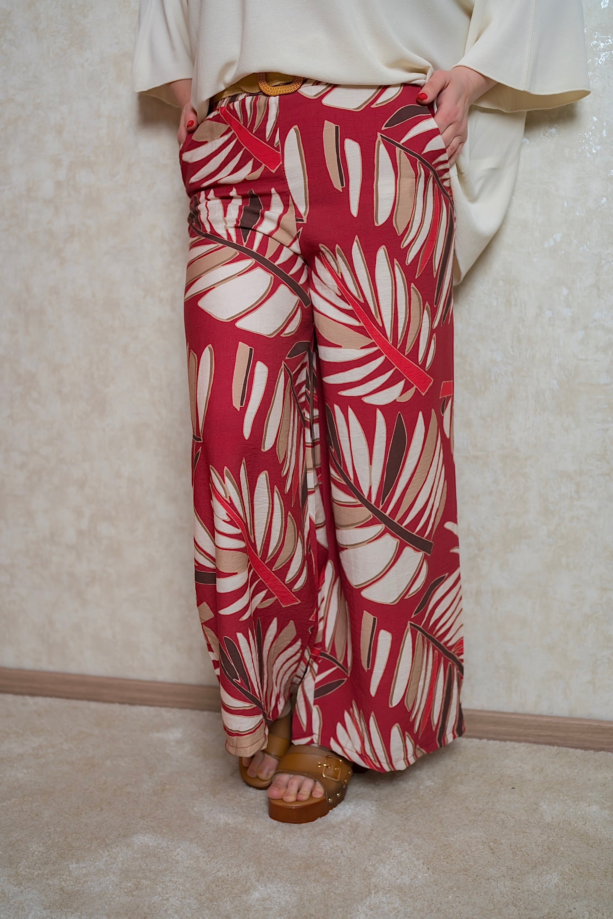 Stoffhose in Bordeauxrot