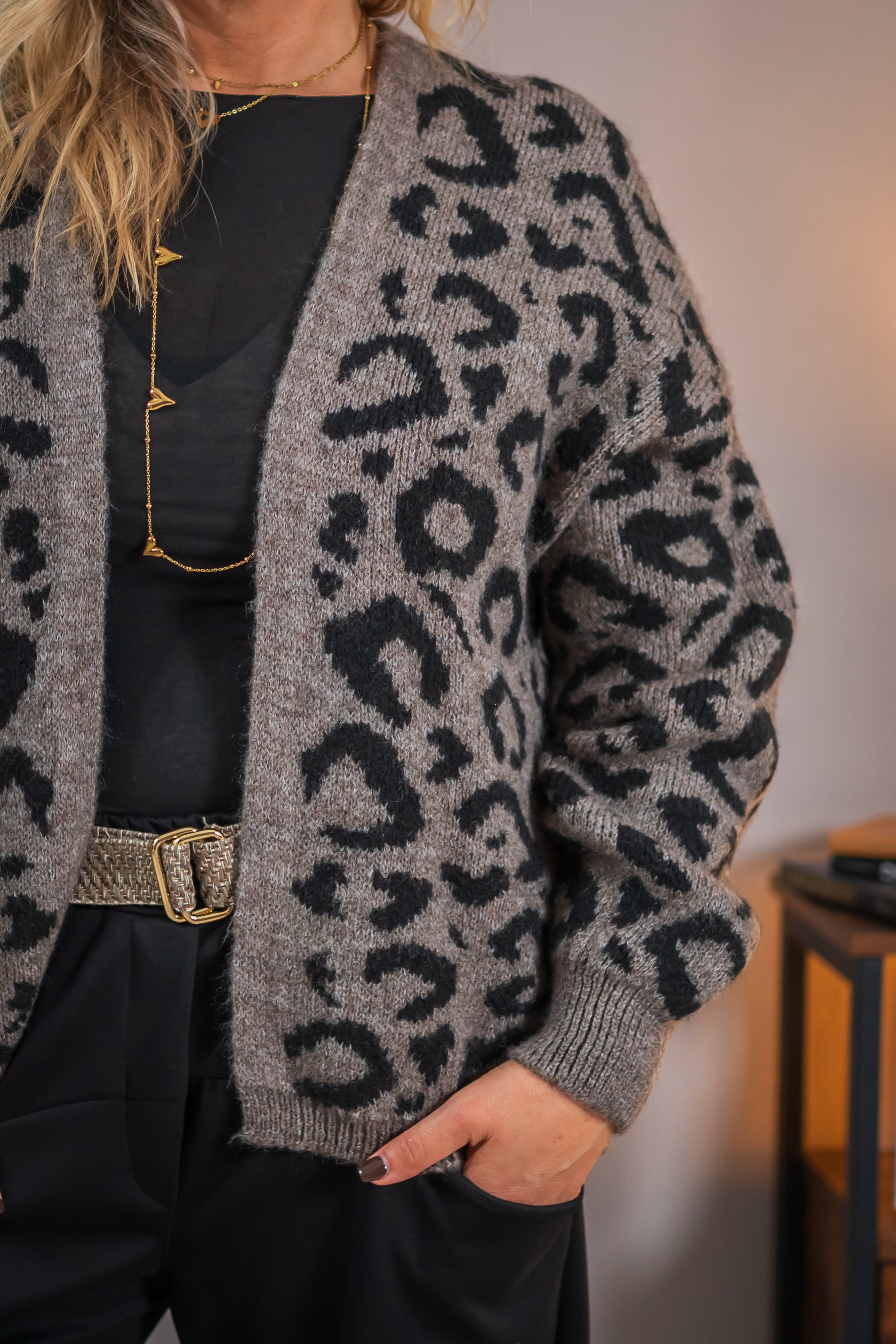 Strickjacke mit Leo-Muster, taupe