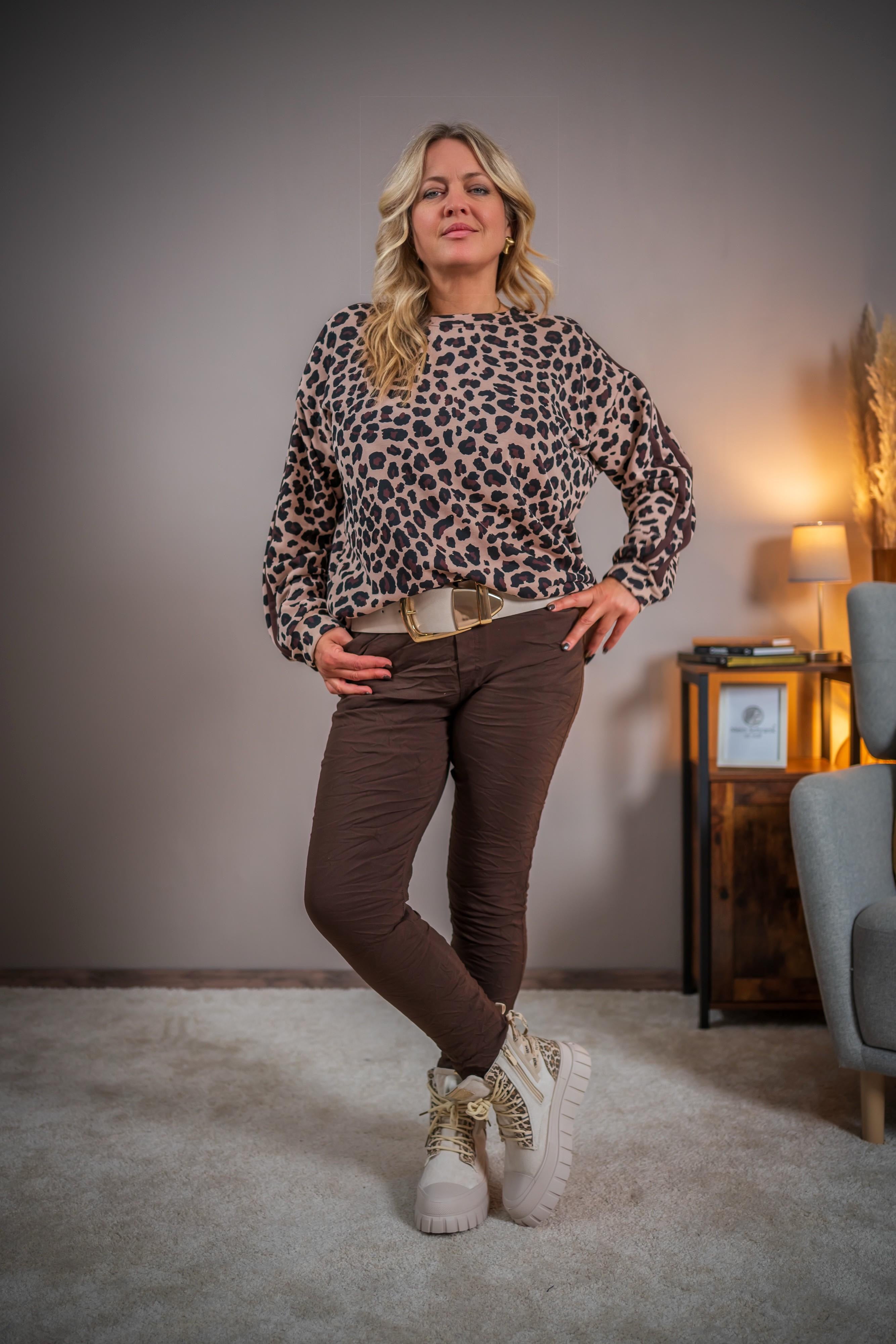 Pullover mit Leo-Print und Ziernähten