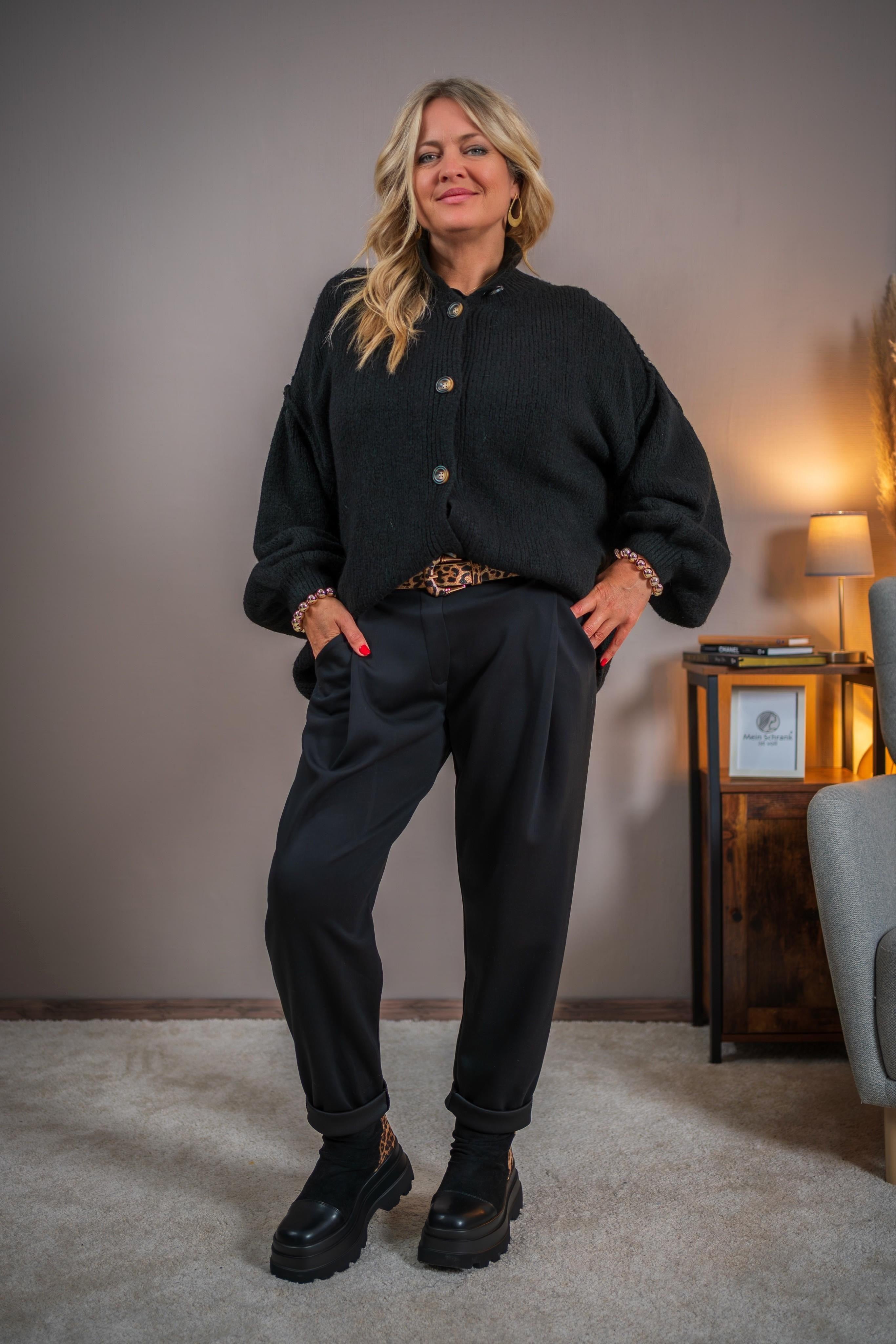 Oversize-Strickjacke mit Knöpfen, schwarz