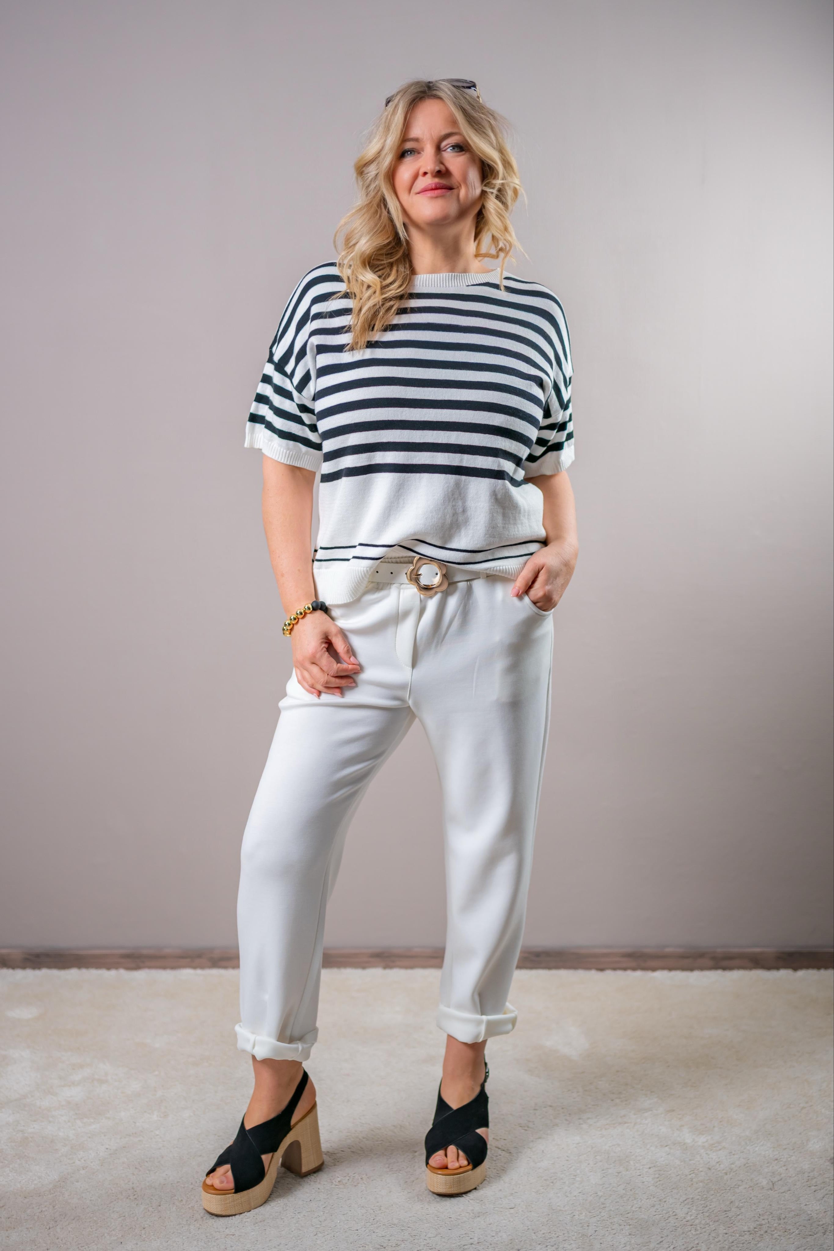 Kurzarm-Feinstrickpullover mit Streifen, schwarz/weiß