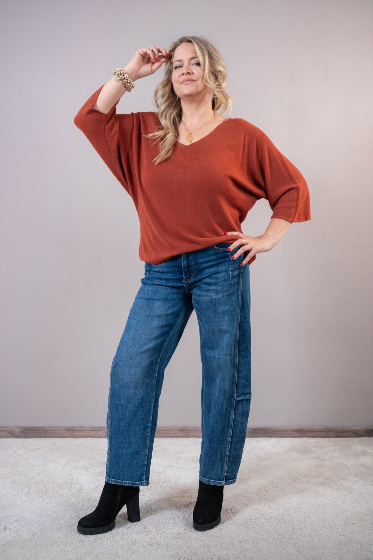Feinstrickpullover mit V-Ausschnitt, rost