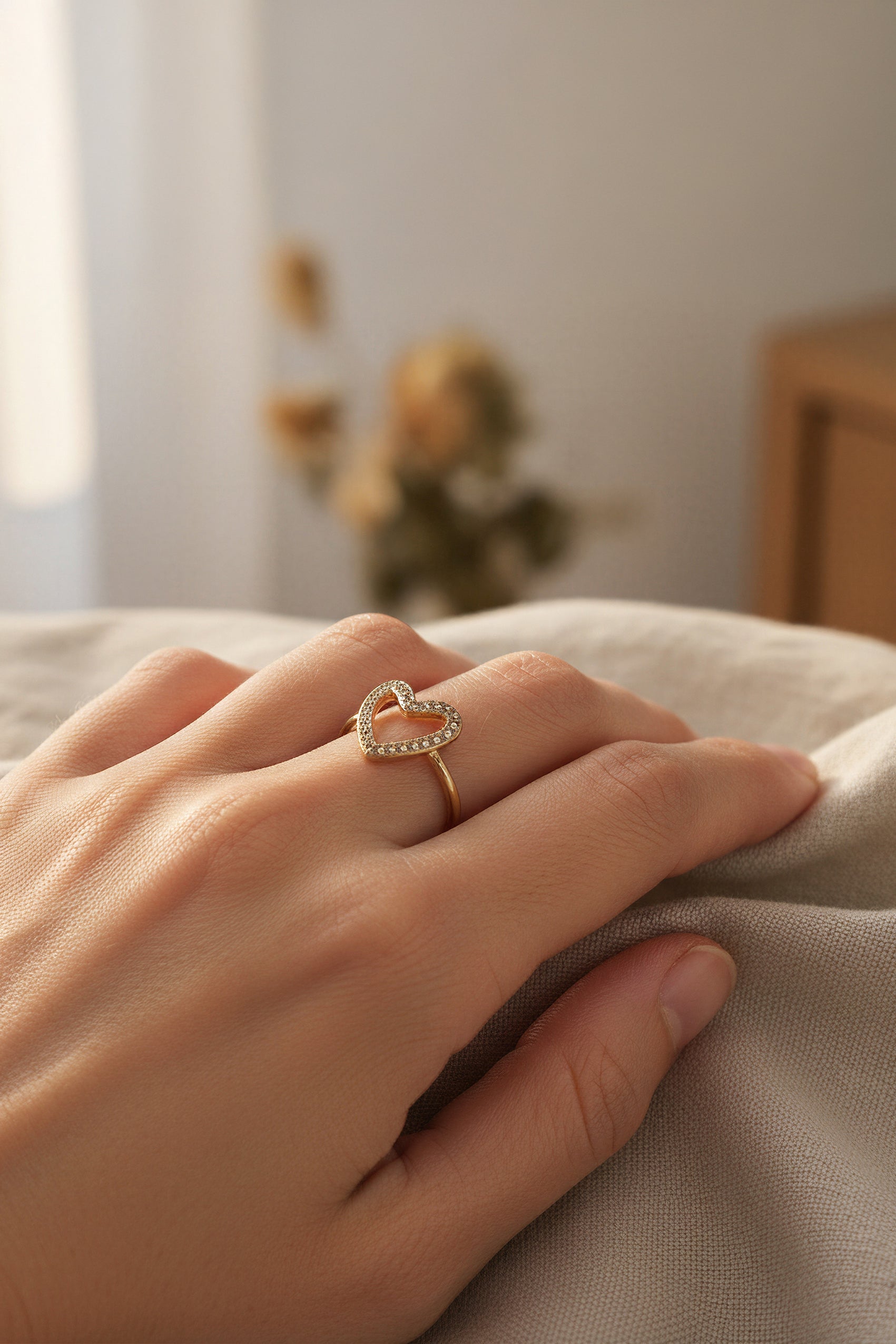 Herz-Ring aus Edelstahl mit Strasssteinchen