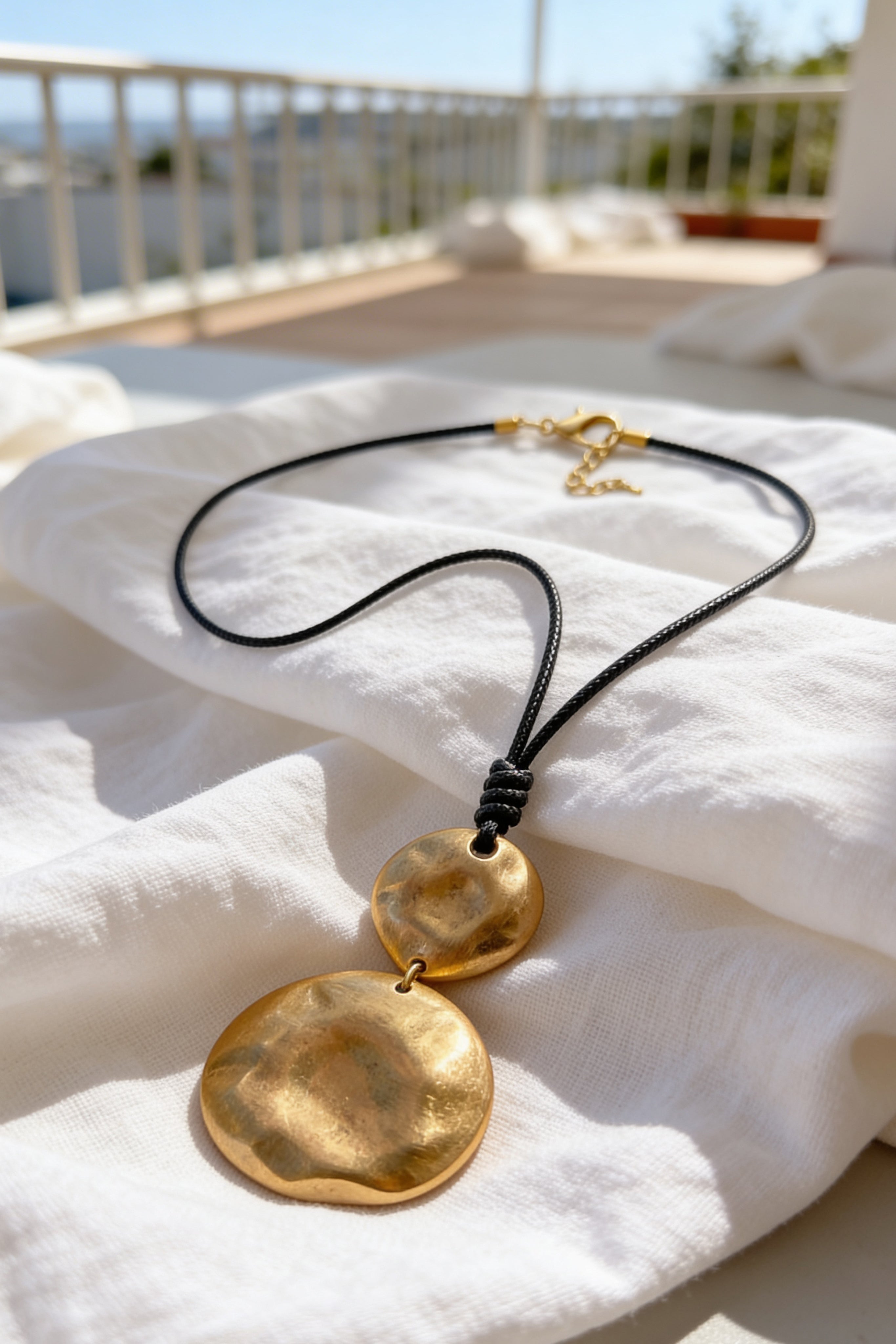 Lange Kette mit Statement-Anhängern, gold