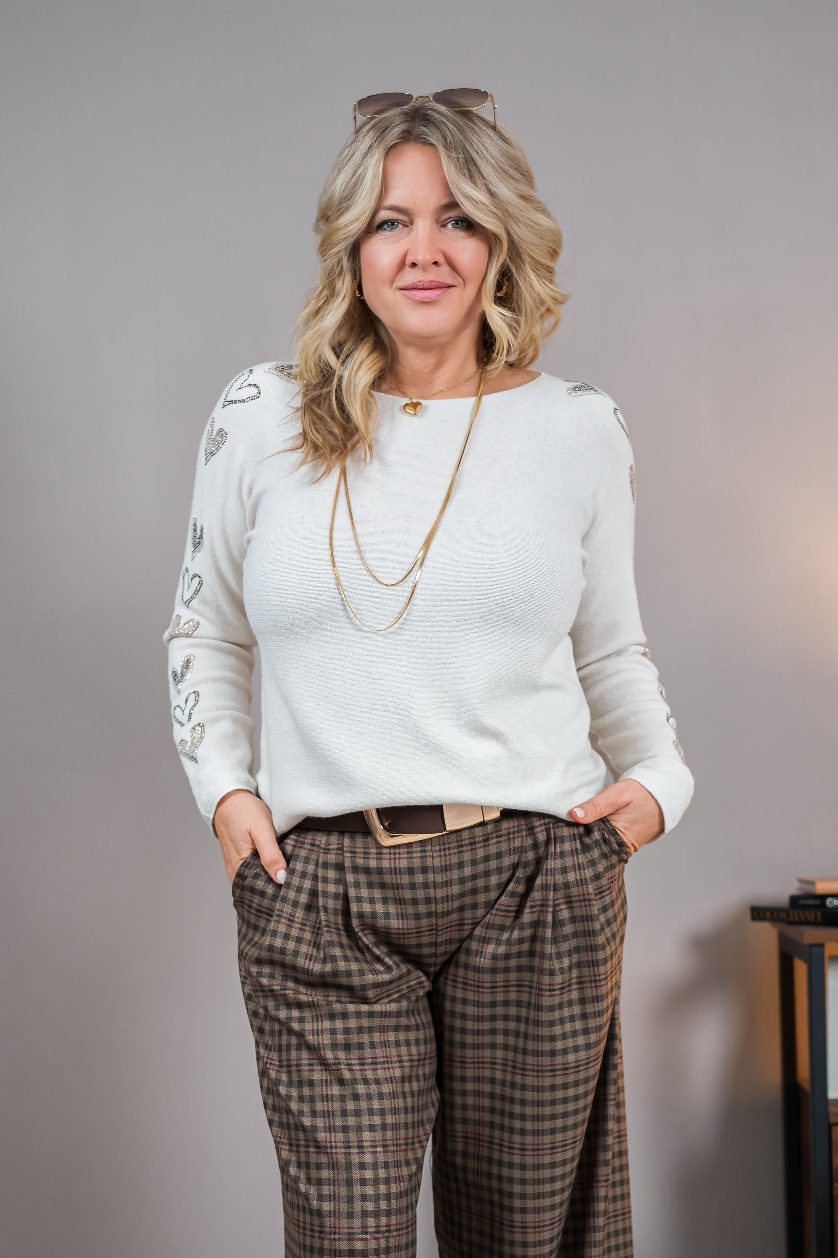 Strickpullover mit Glitzerherzen, ecru