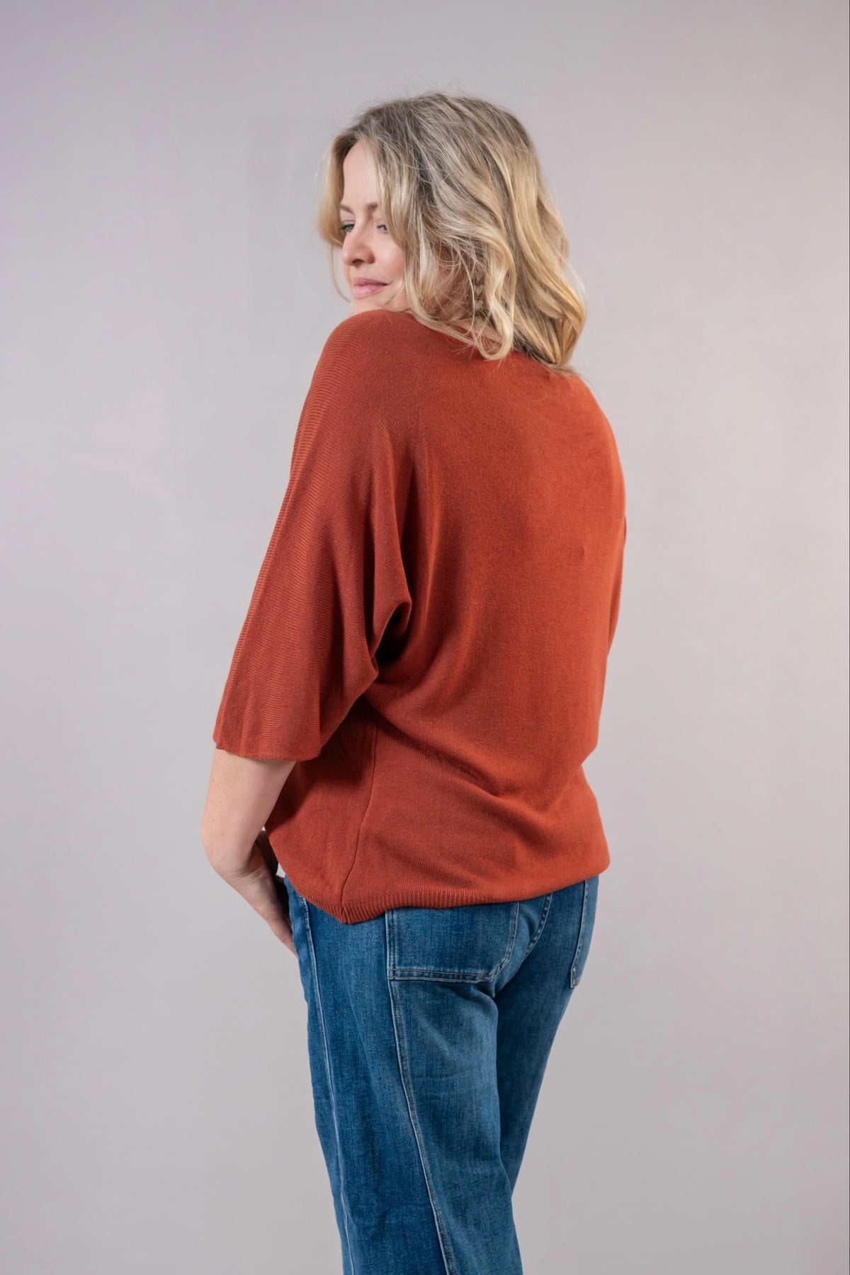 Feinstrickpullover mit V-Ausschnitt, rost
