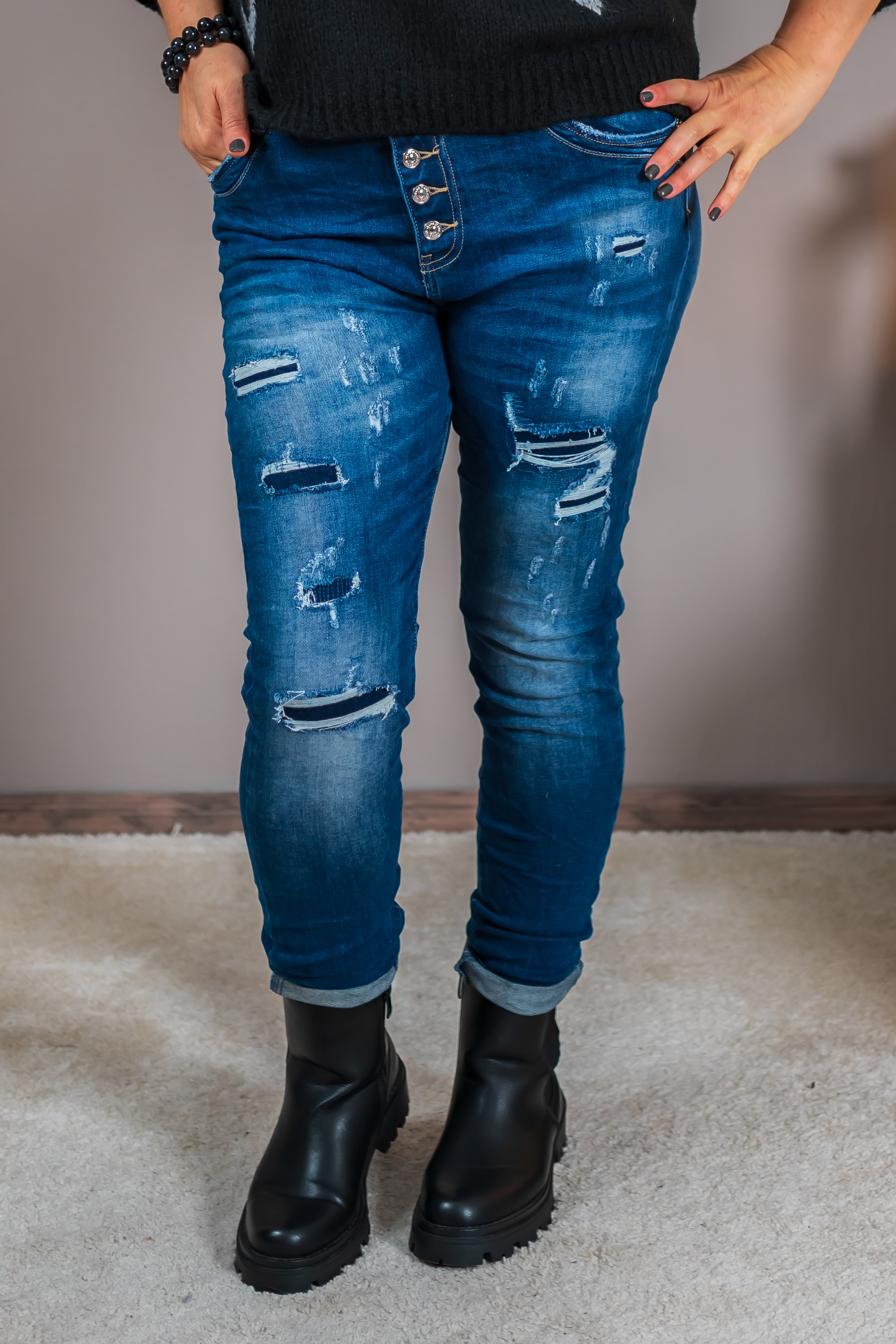 Jeans mit Wasch- und Used-Effekten, mittelblau