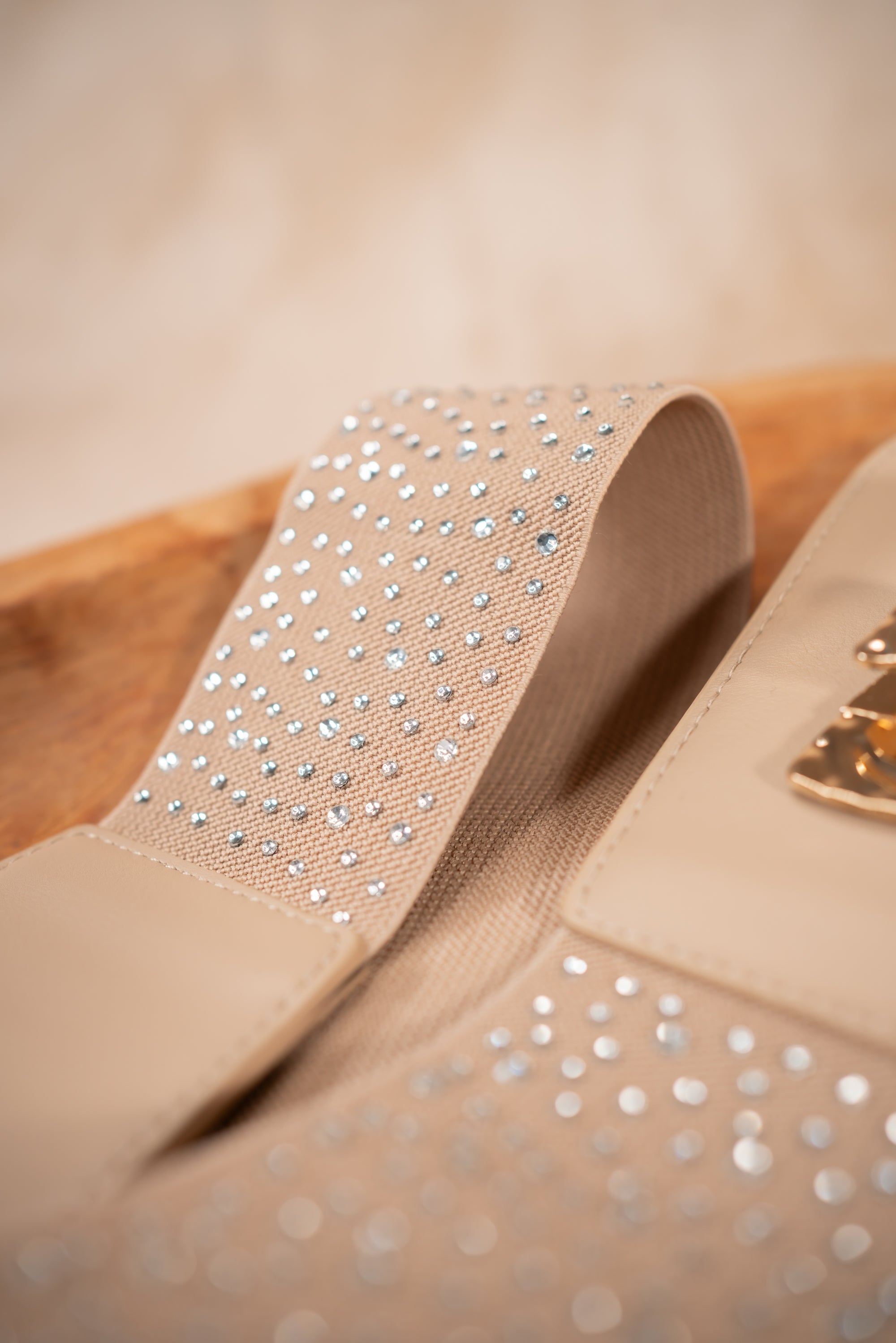 Breiter Stretch-Taillengürtel mit Strass-Details