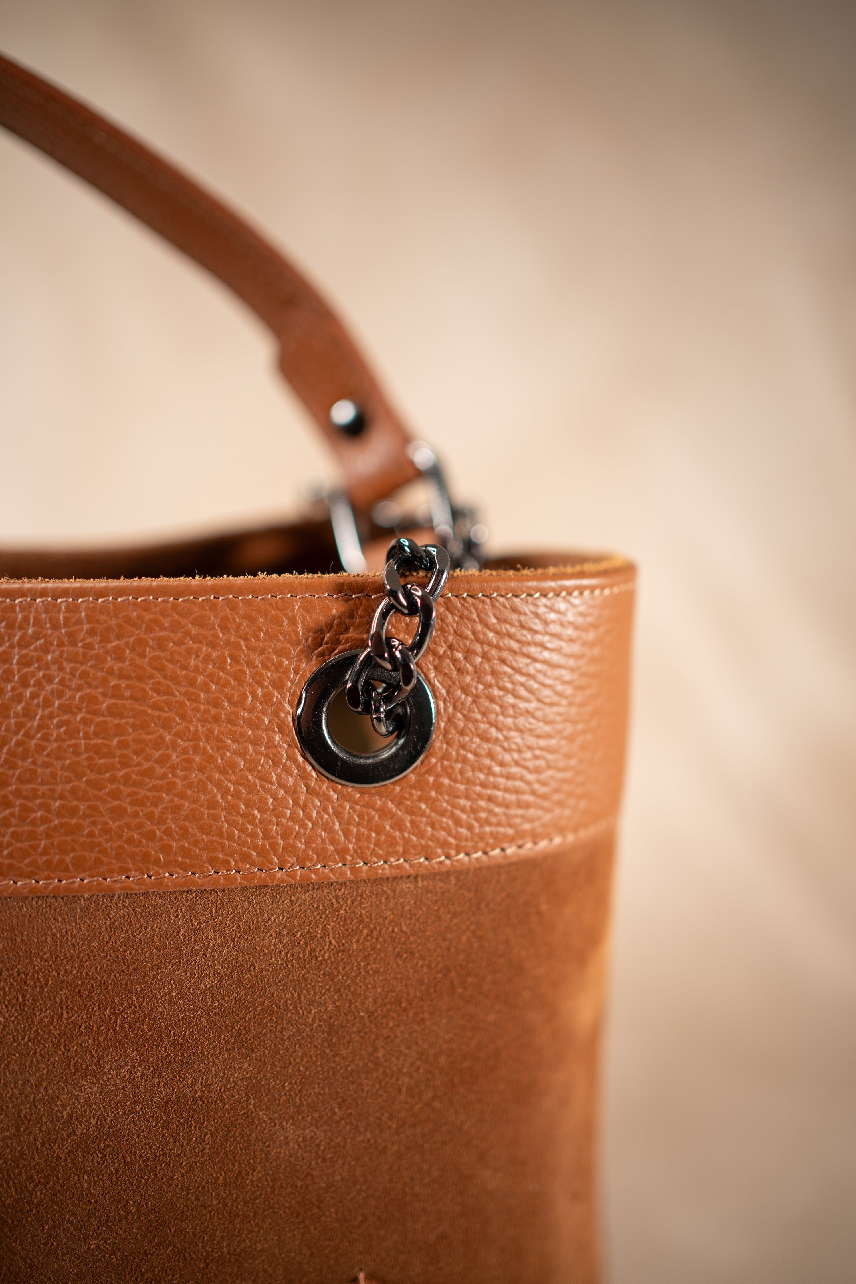 Shopper aus Wildleder und Leder in Camel