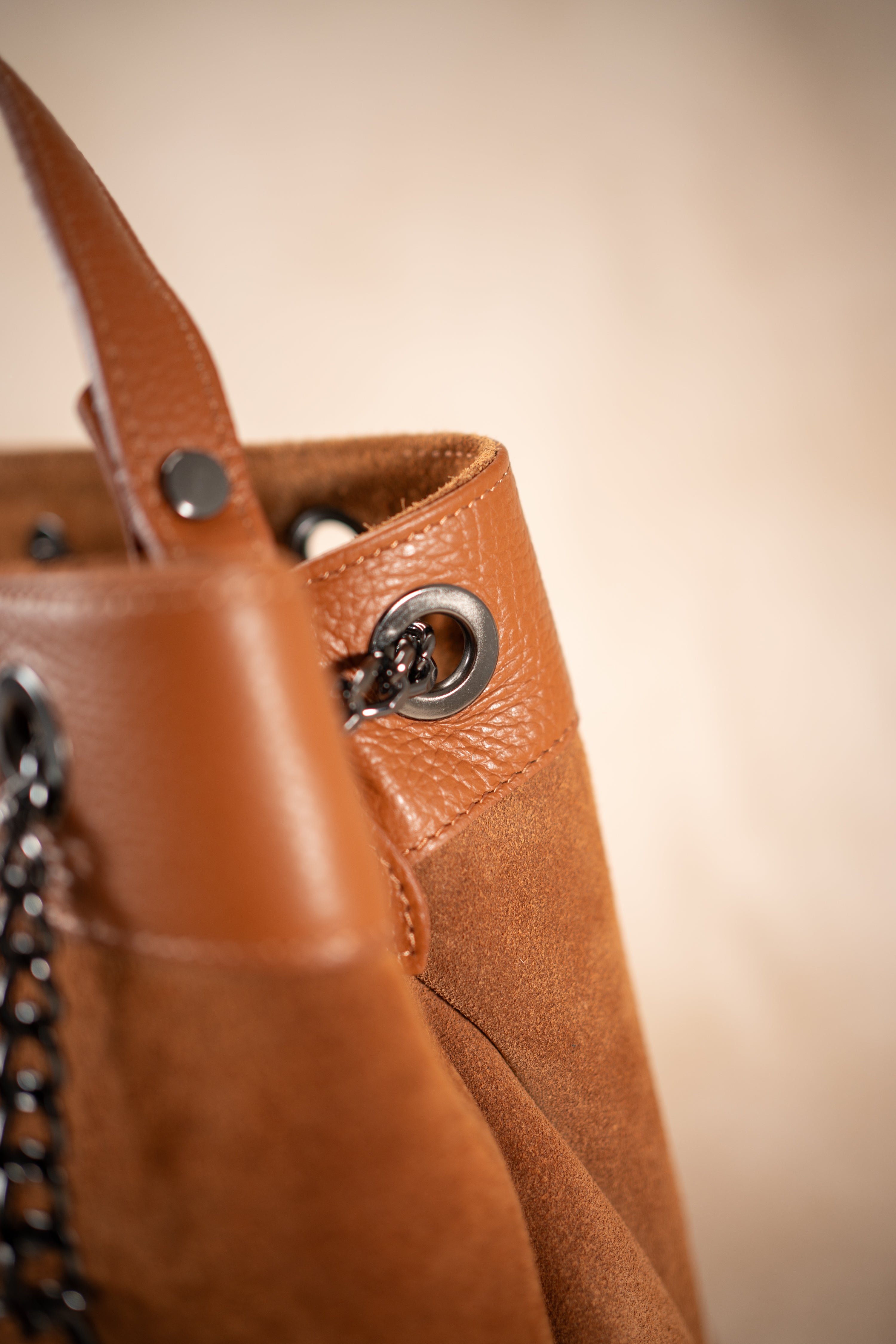 Shopper aus Wildleder und Leder in Camel