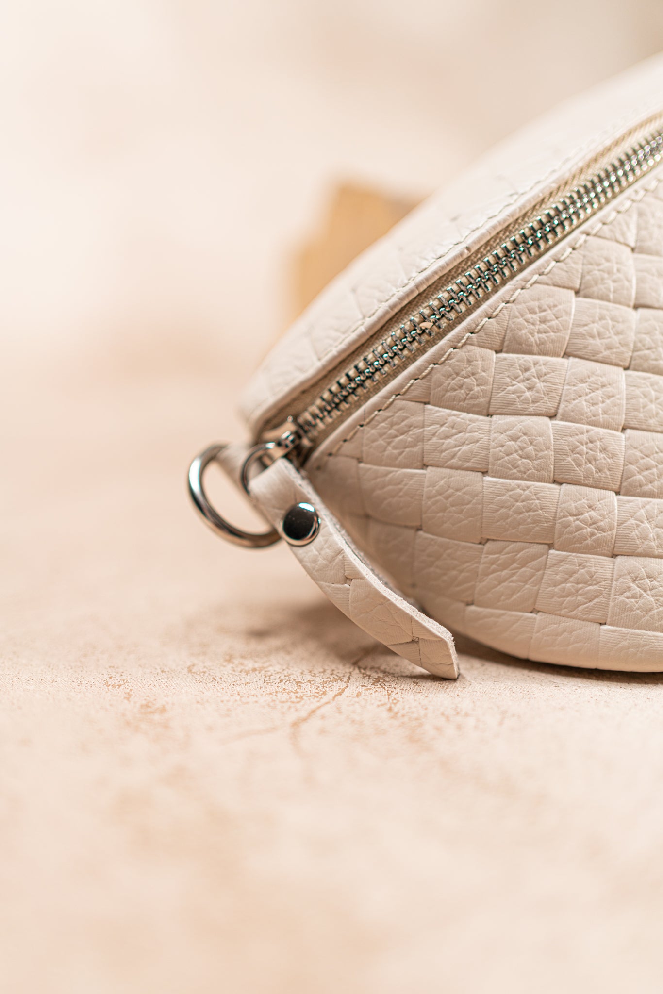 Bauchtasche Cuenca in Ecru