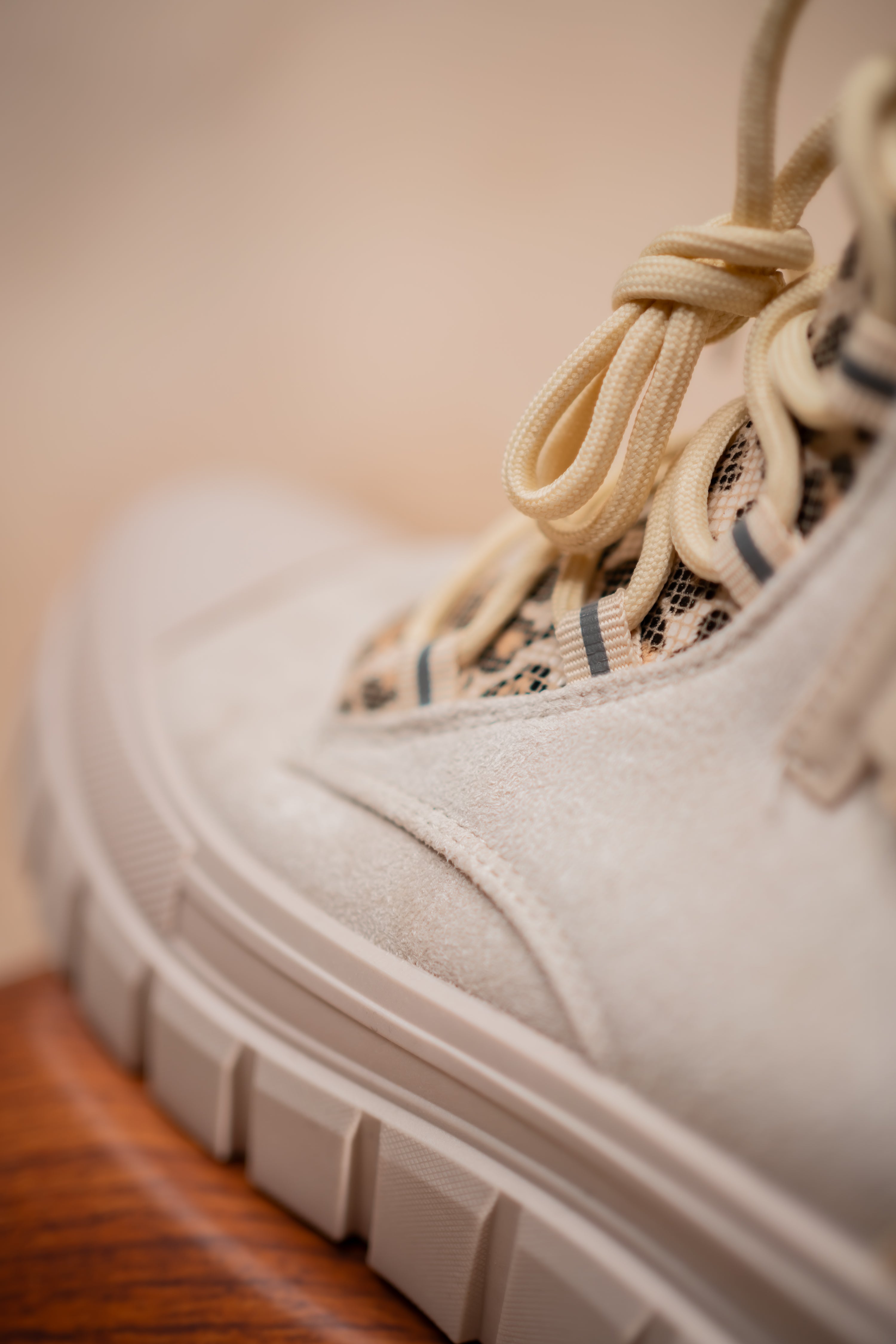 Halbhoher Sneaker mit Reißverschluss, beige