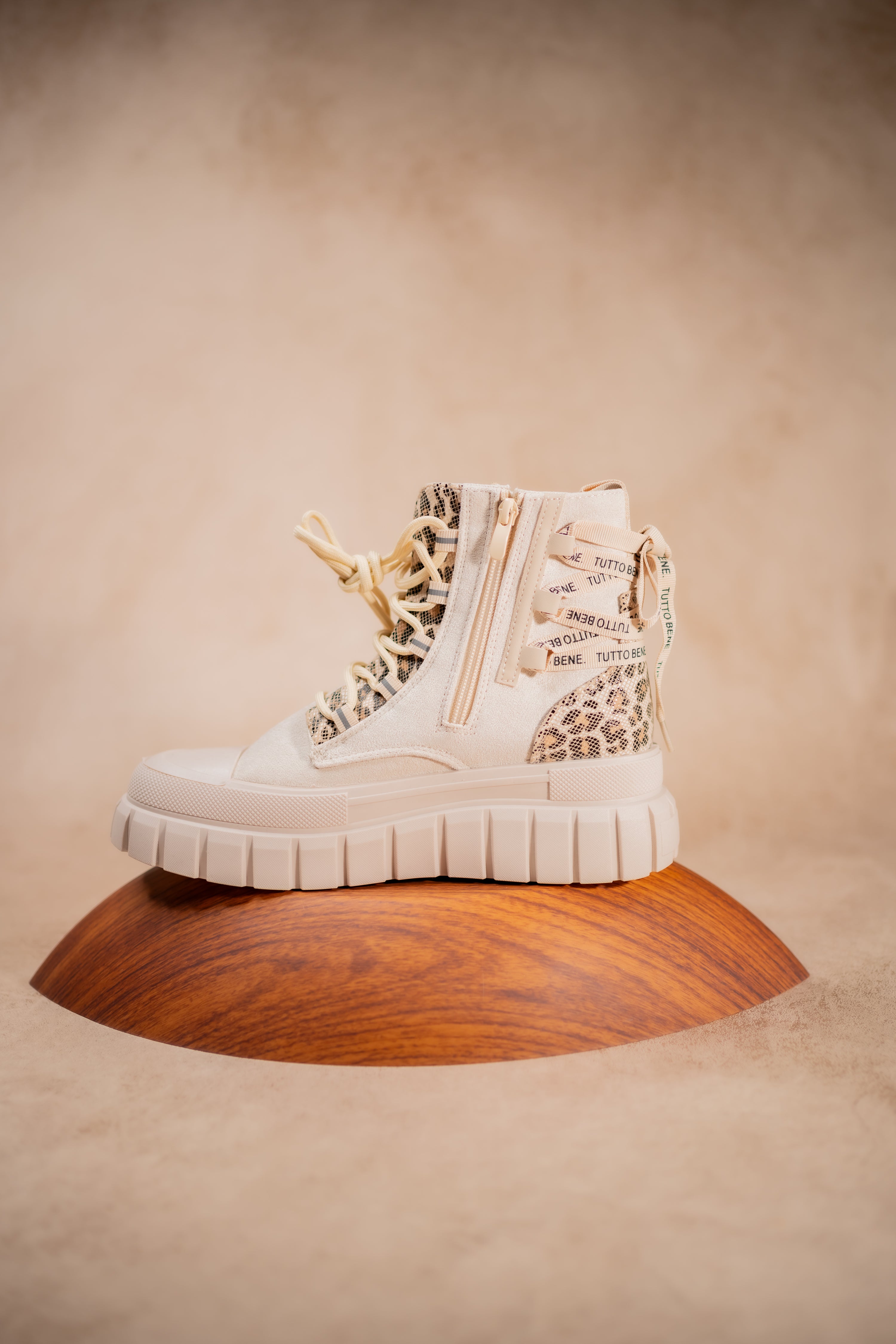 Halbhoher Sneaker mit Reißverschluss, beige