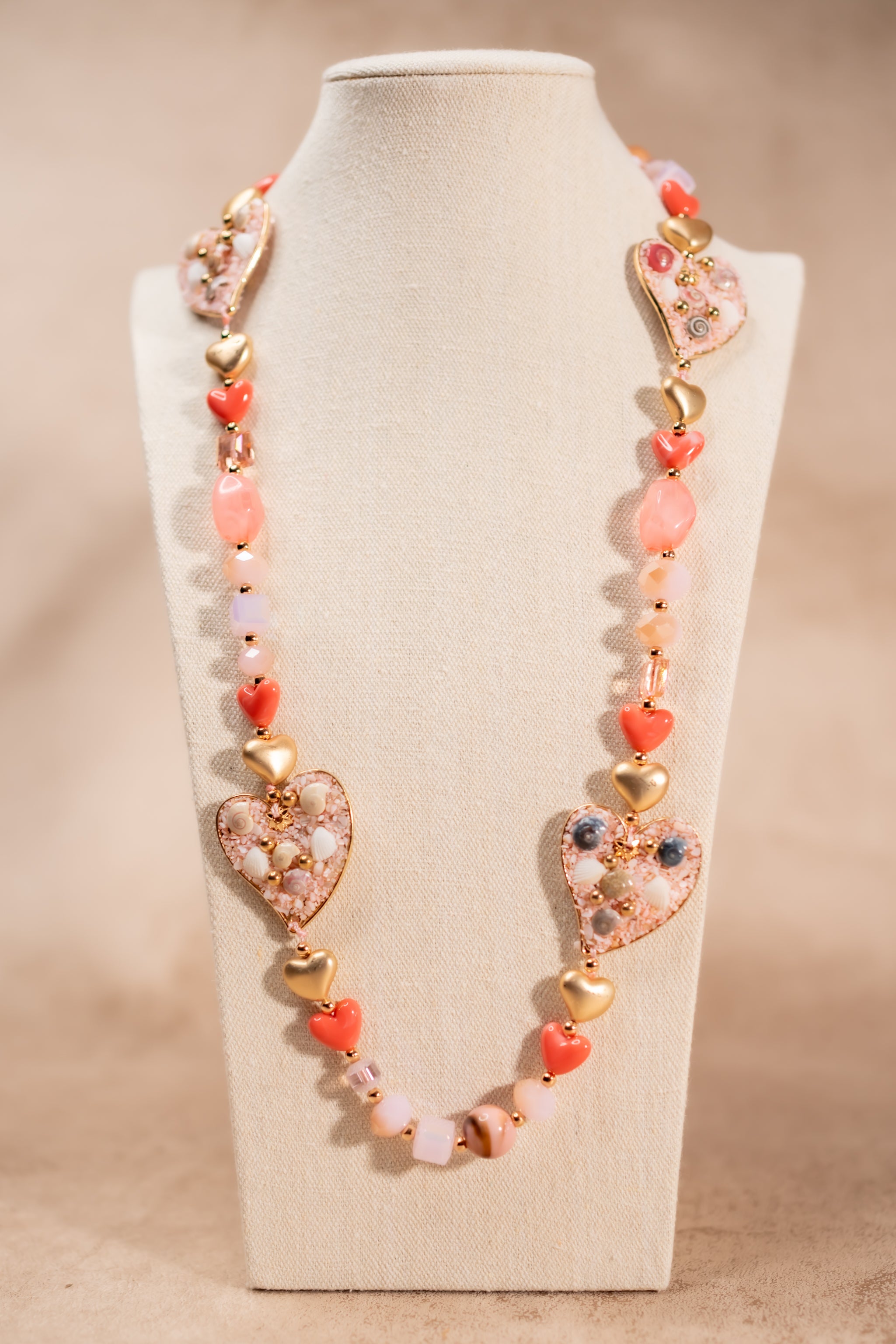 Halskette mit Herzen