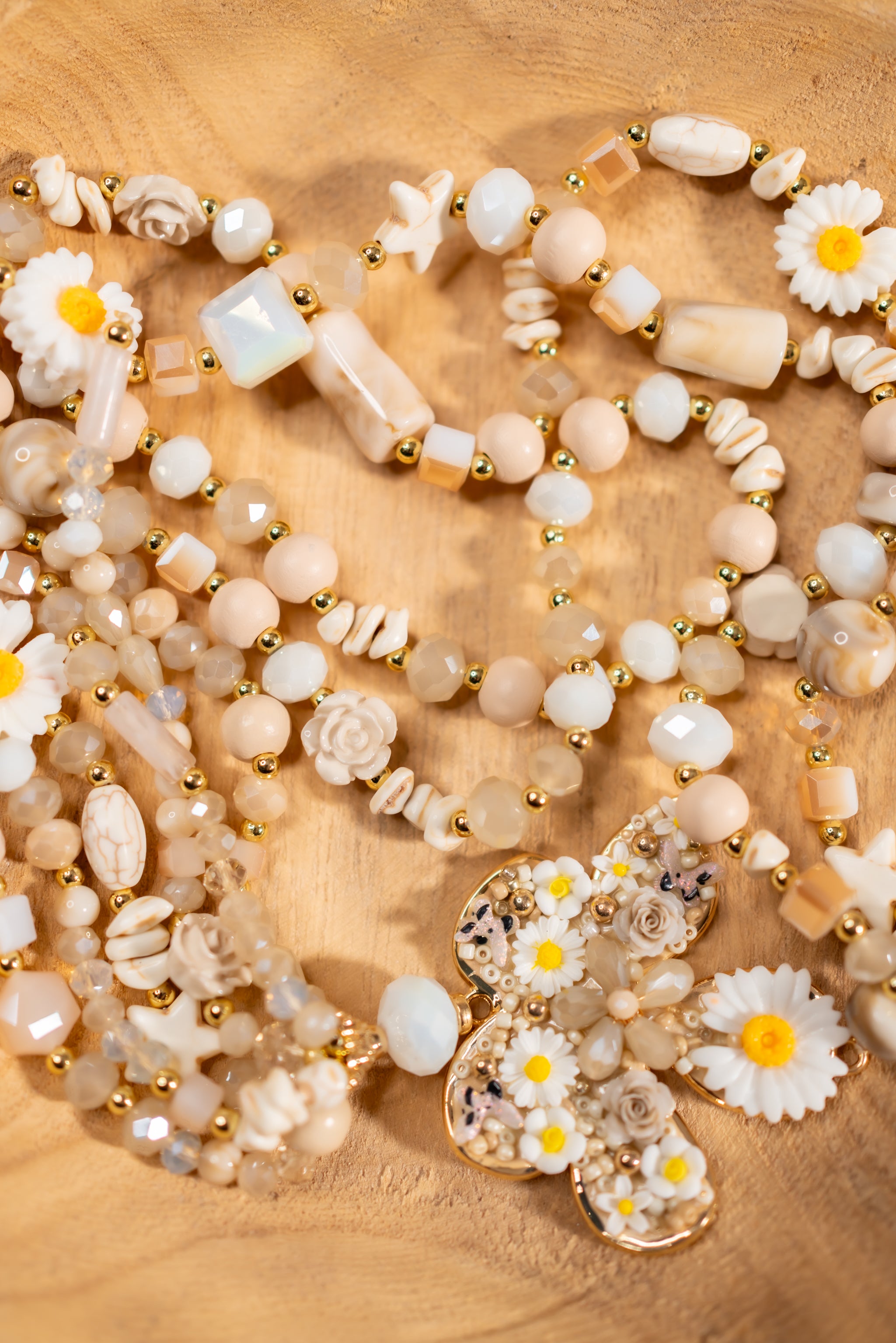 Halskette mit Anhängern, Schmetterling