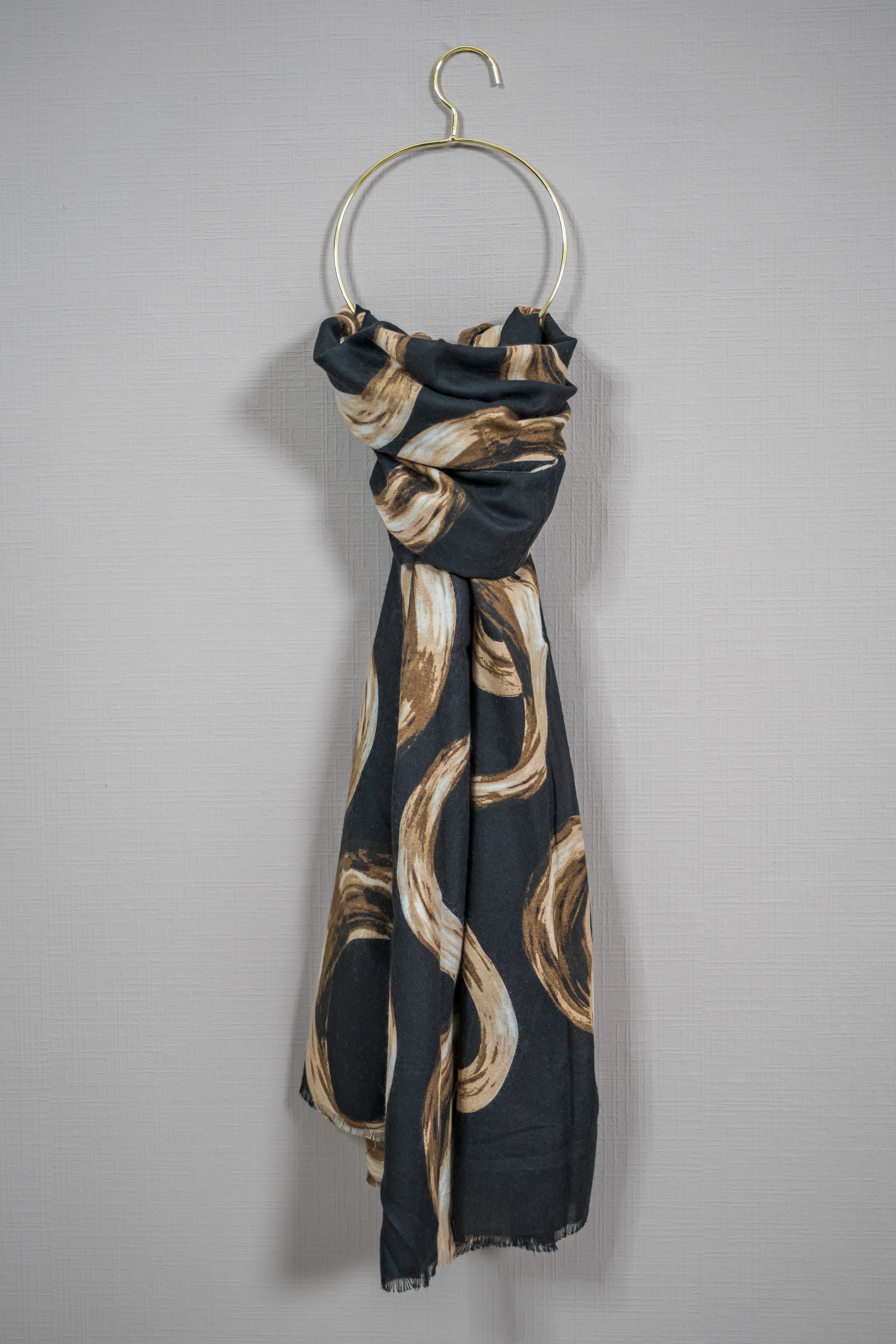 Weicher Schal mit Print, schwarz