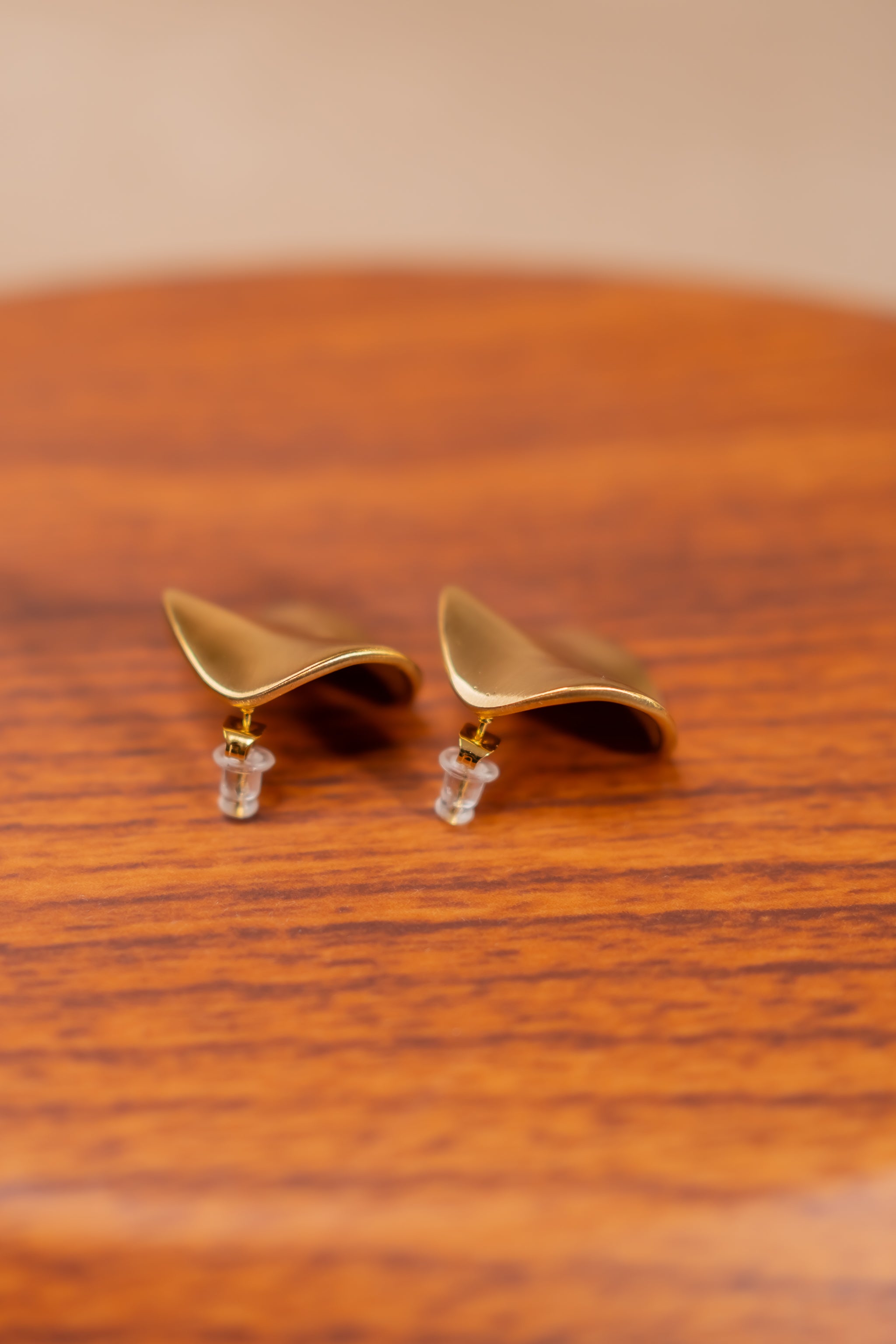 Ohrringe mit Stecker, vergoldet