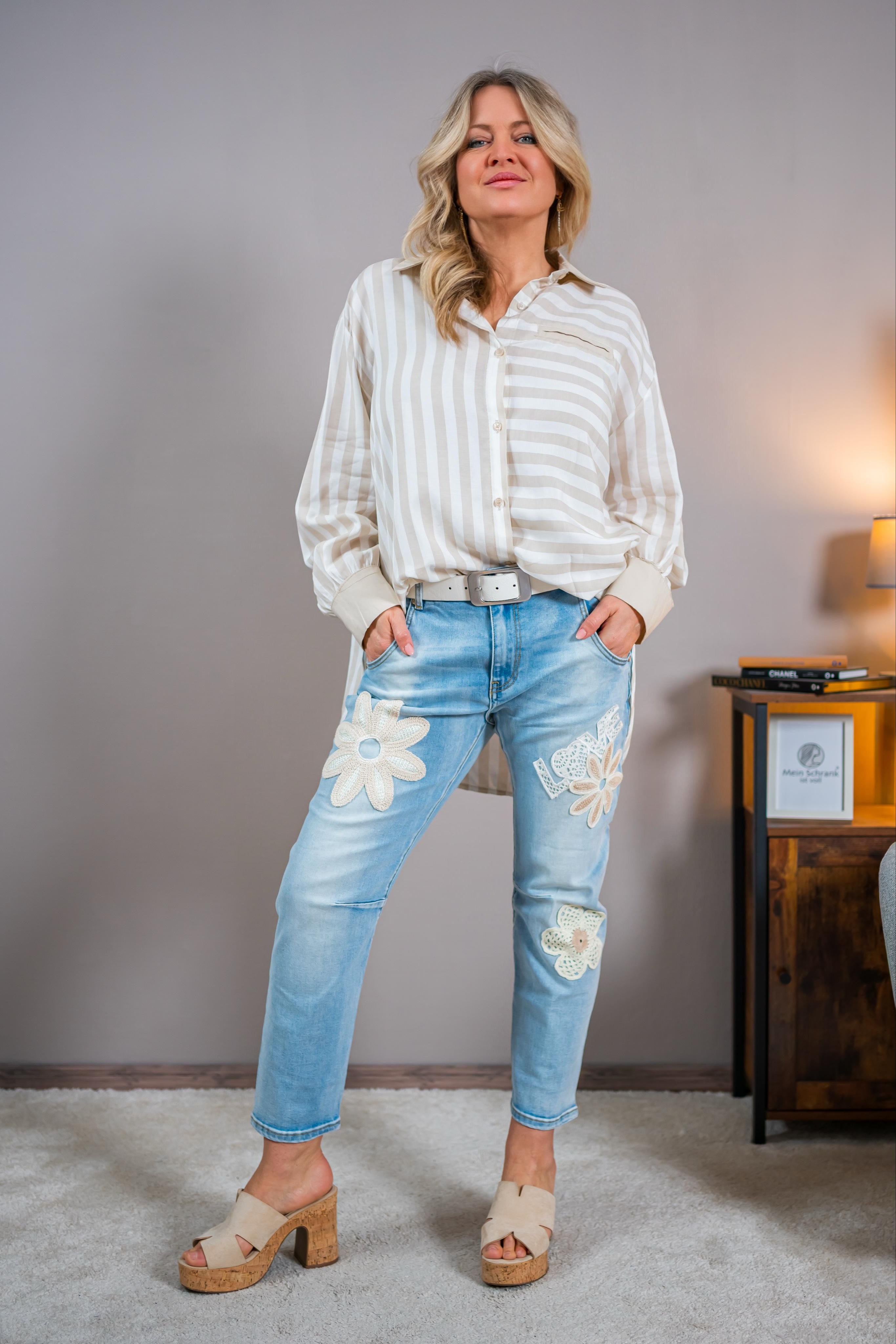 Gestreifte Bluse mit Hemdkragen, creme/beige