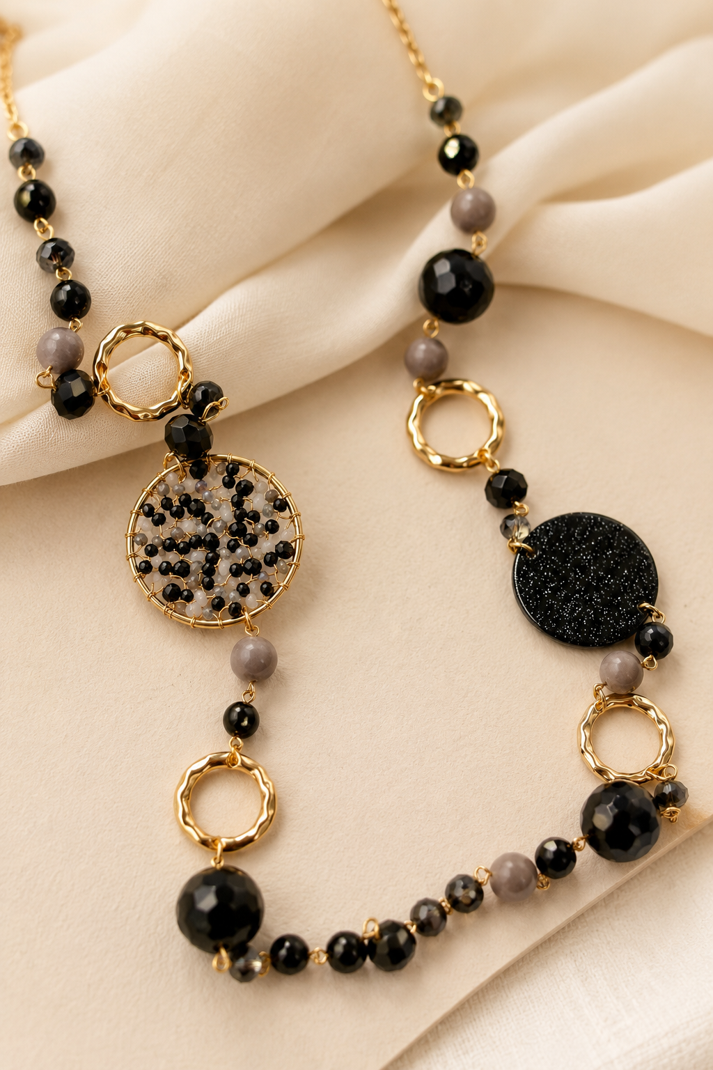 Boho Perlen Statement-Kette Schwarz/Gold