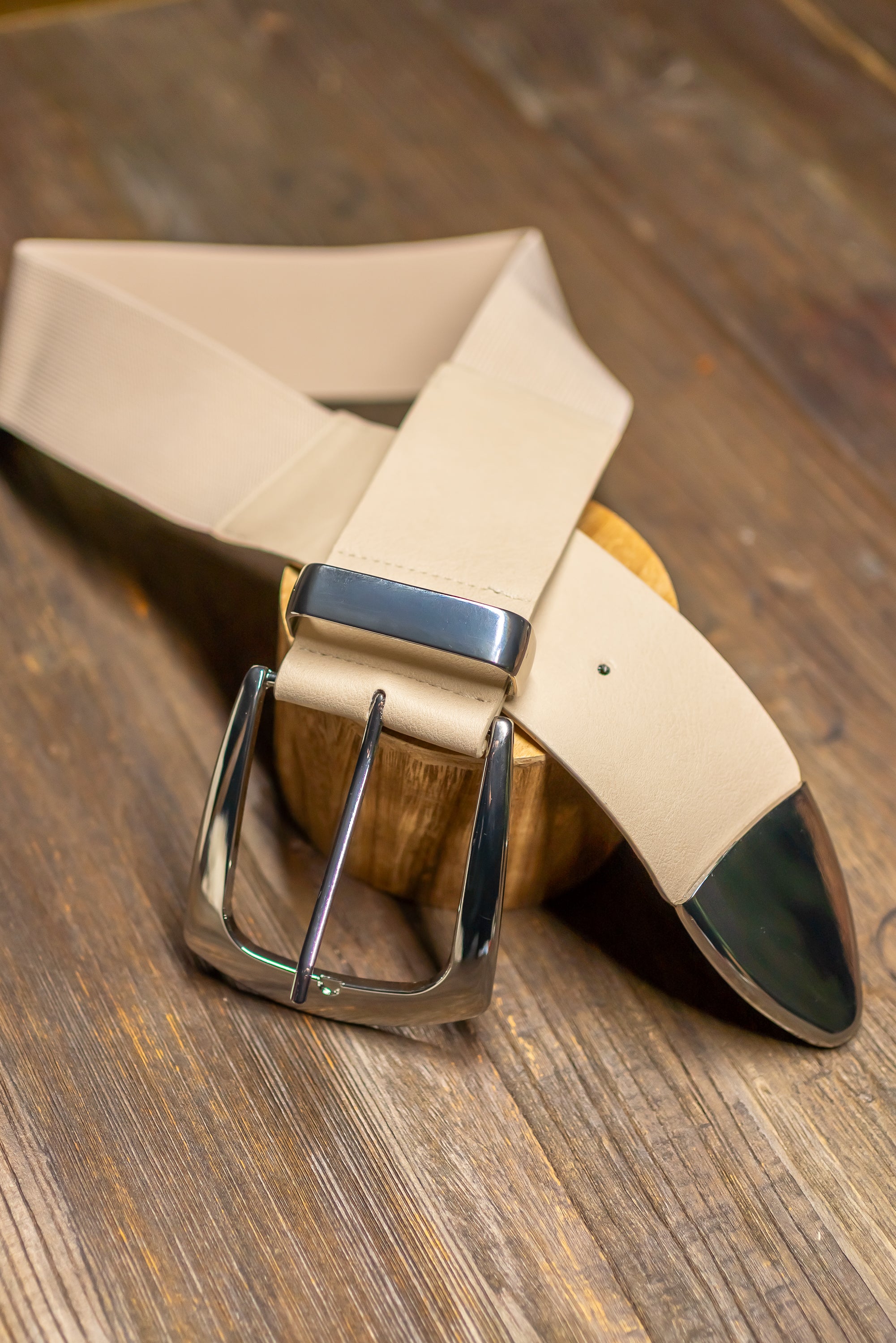 Stretchgürtel mit silberner Schnalle, beige