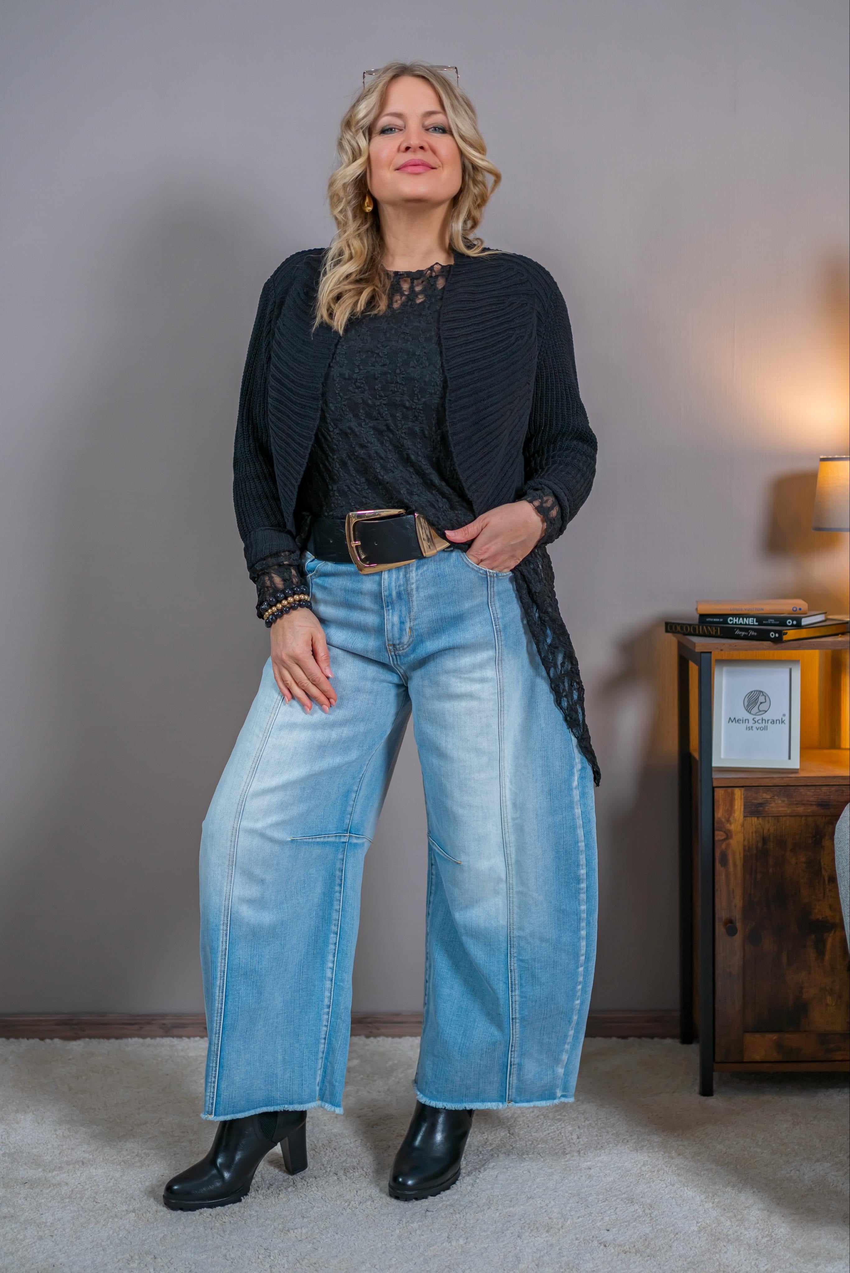 Kurze Strickjacke, schwarz