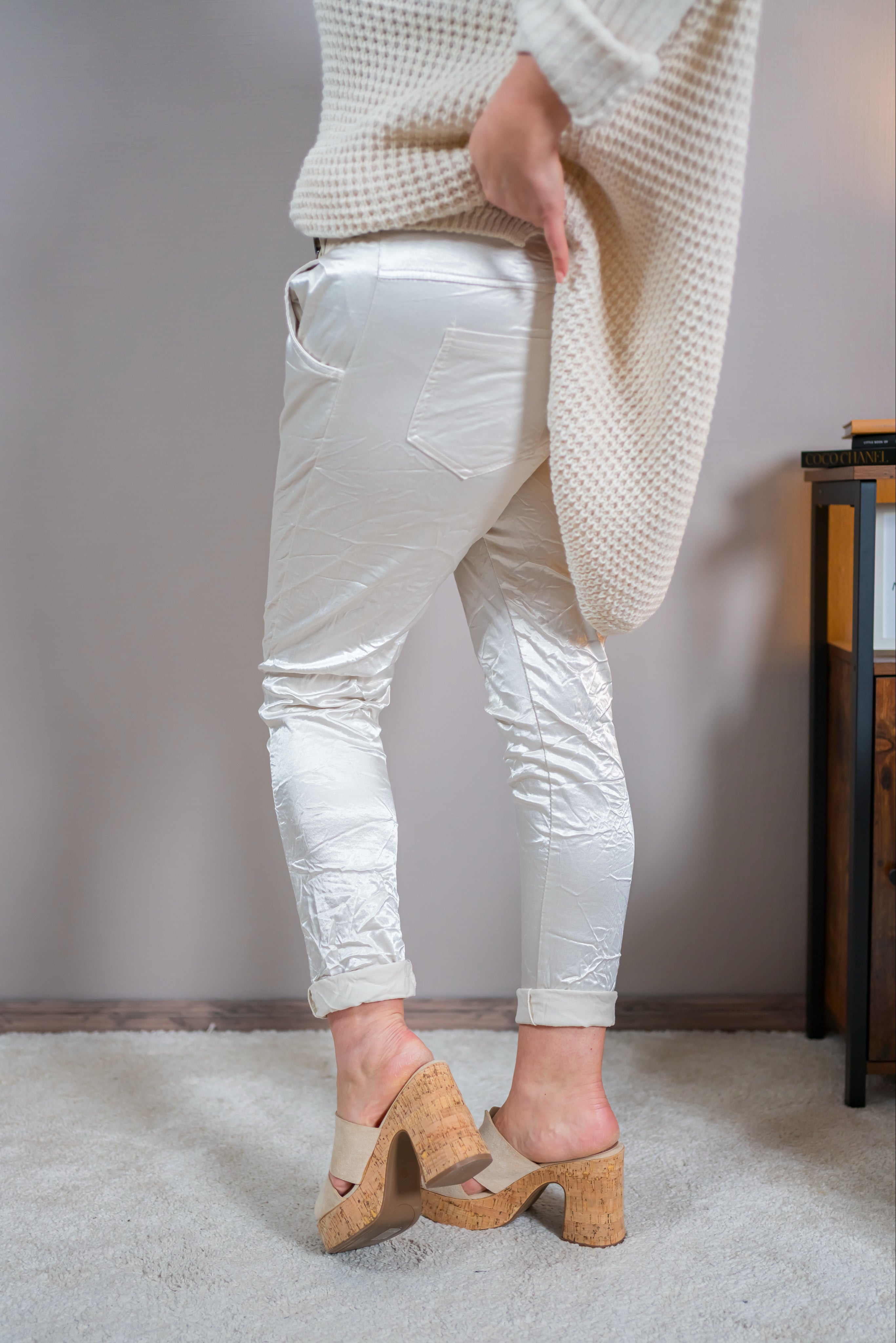 Stretchhose mit Shiny-Effekt, creme-beige