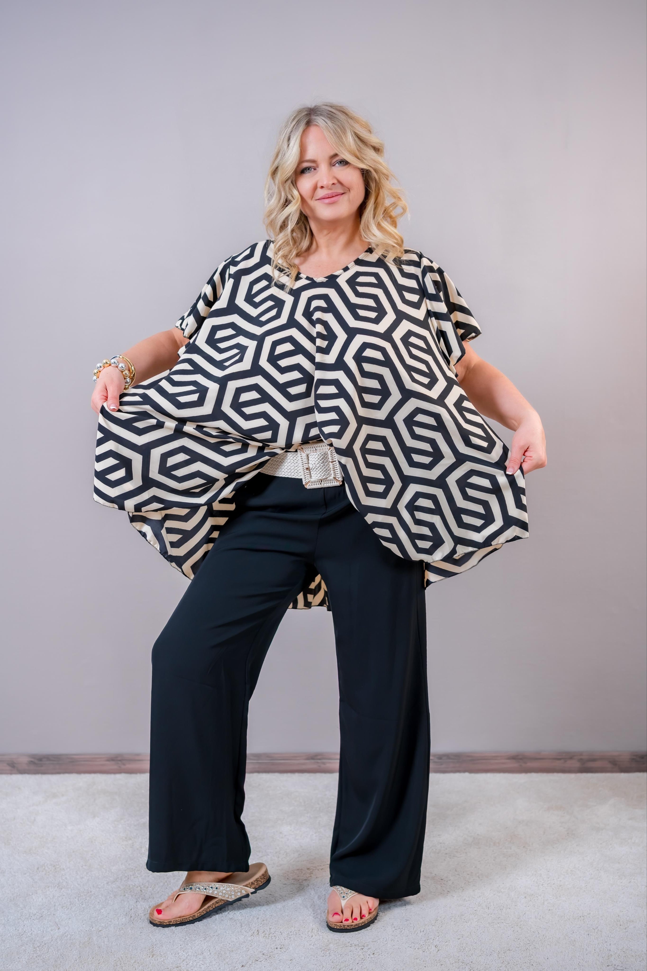 Oversize Tunika mit grafischem Hexagon-Muster, schwarz/creme
