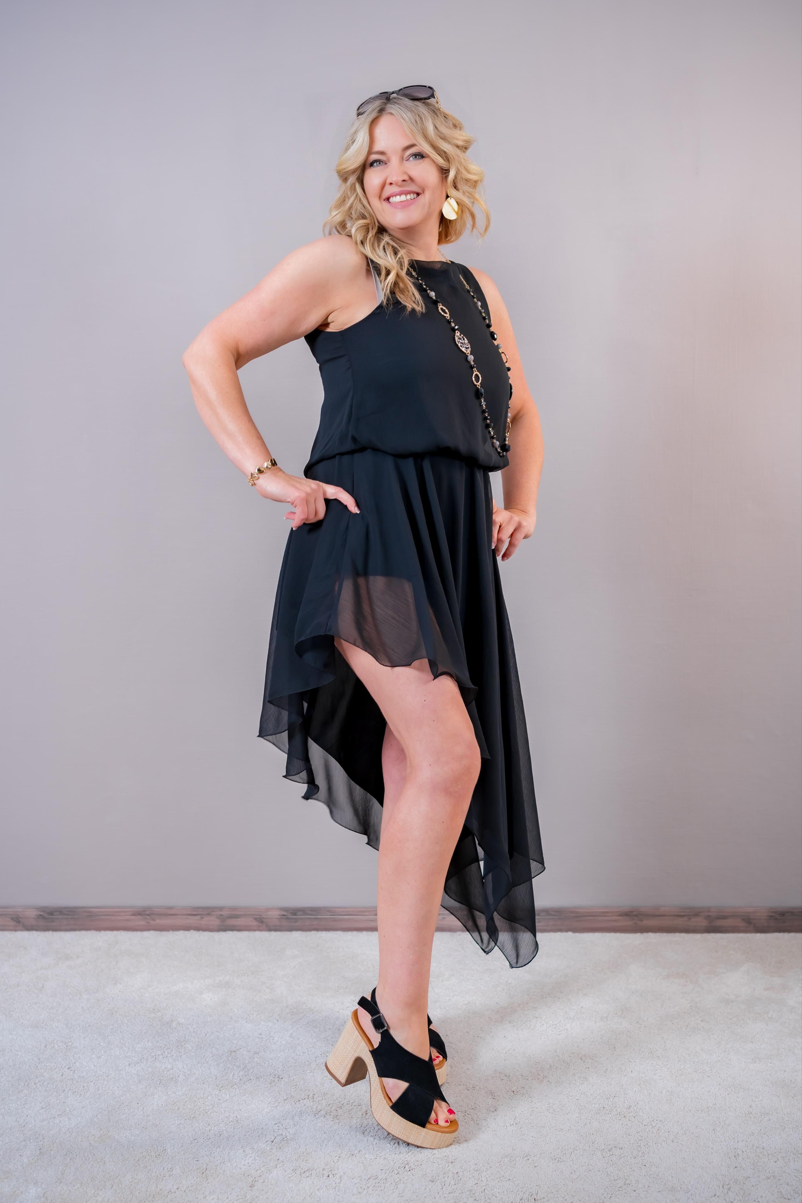 Asymmetrisches Chiffonkleid, schwarz