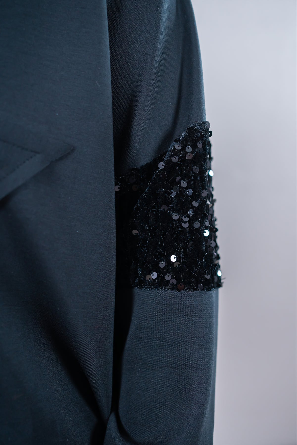 Hoodie mit Pailletten-Stern, schwarz