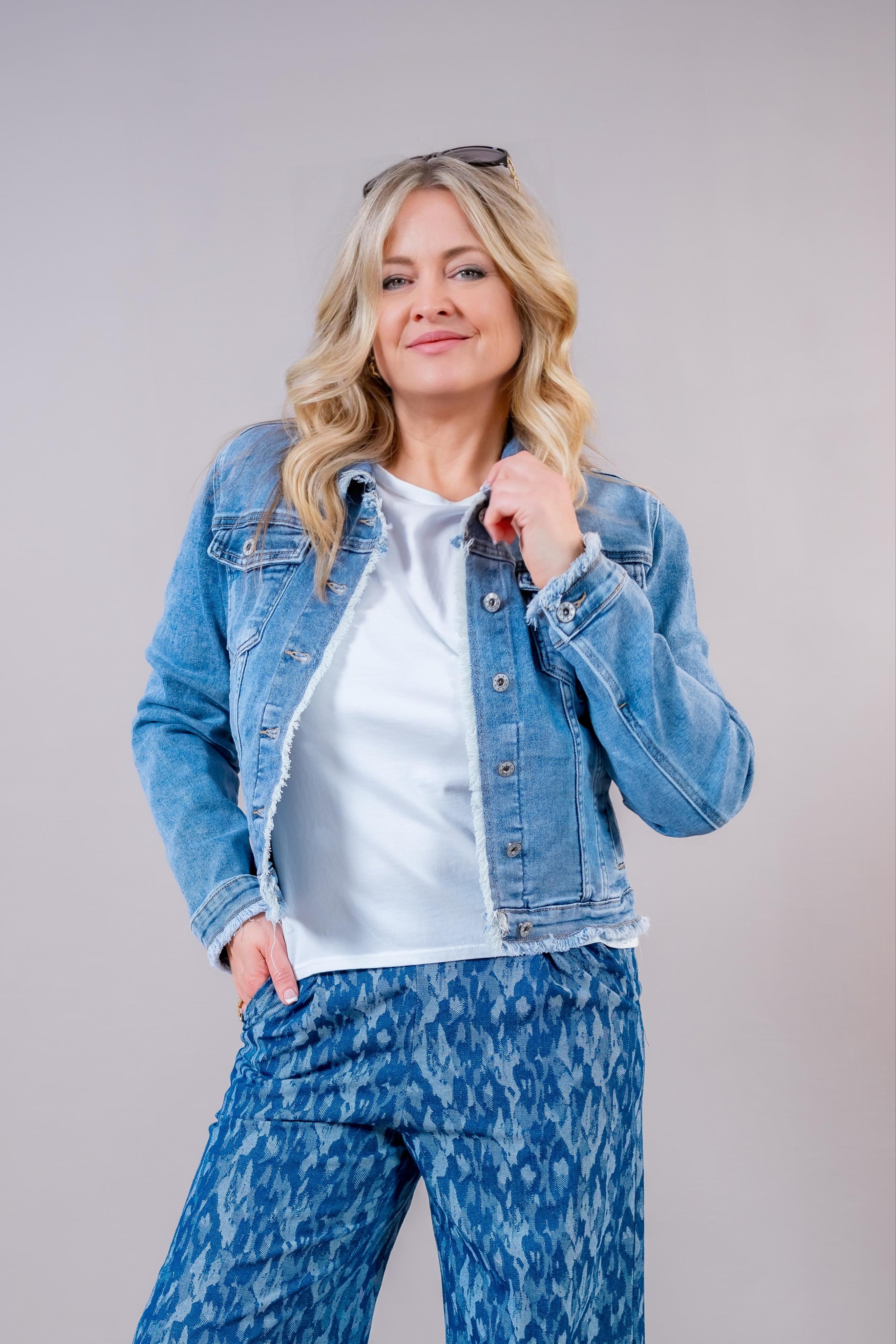 Jeansjacke mit Fransen