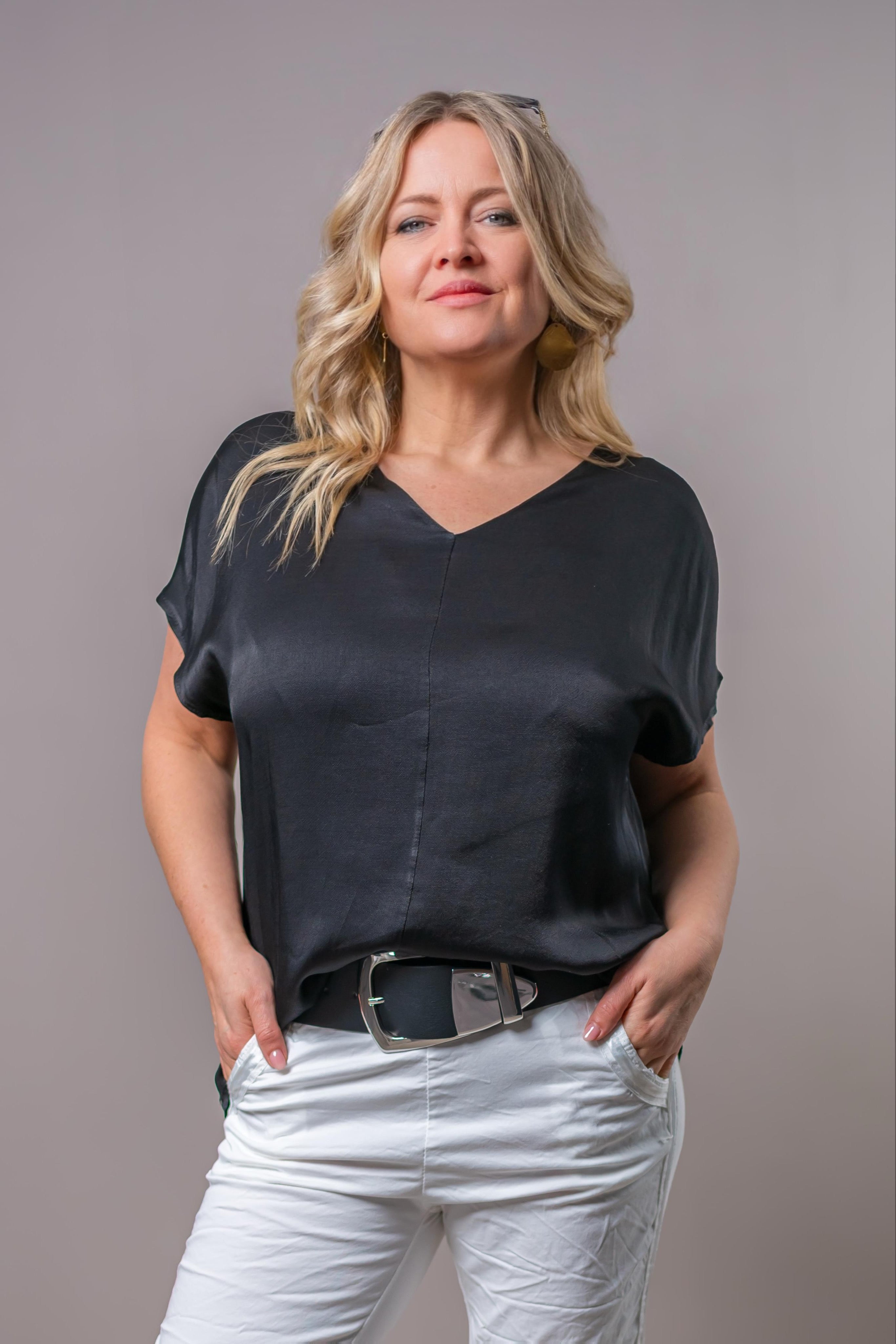 Blusenshirt mit V-Ausschnitt, schwarz