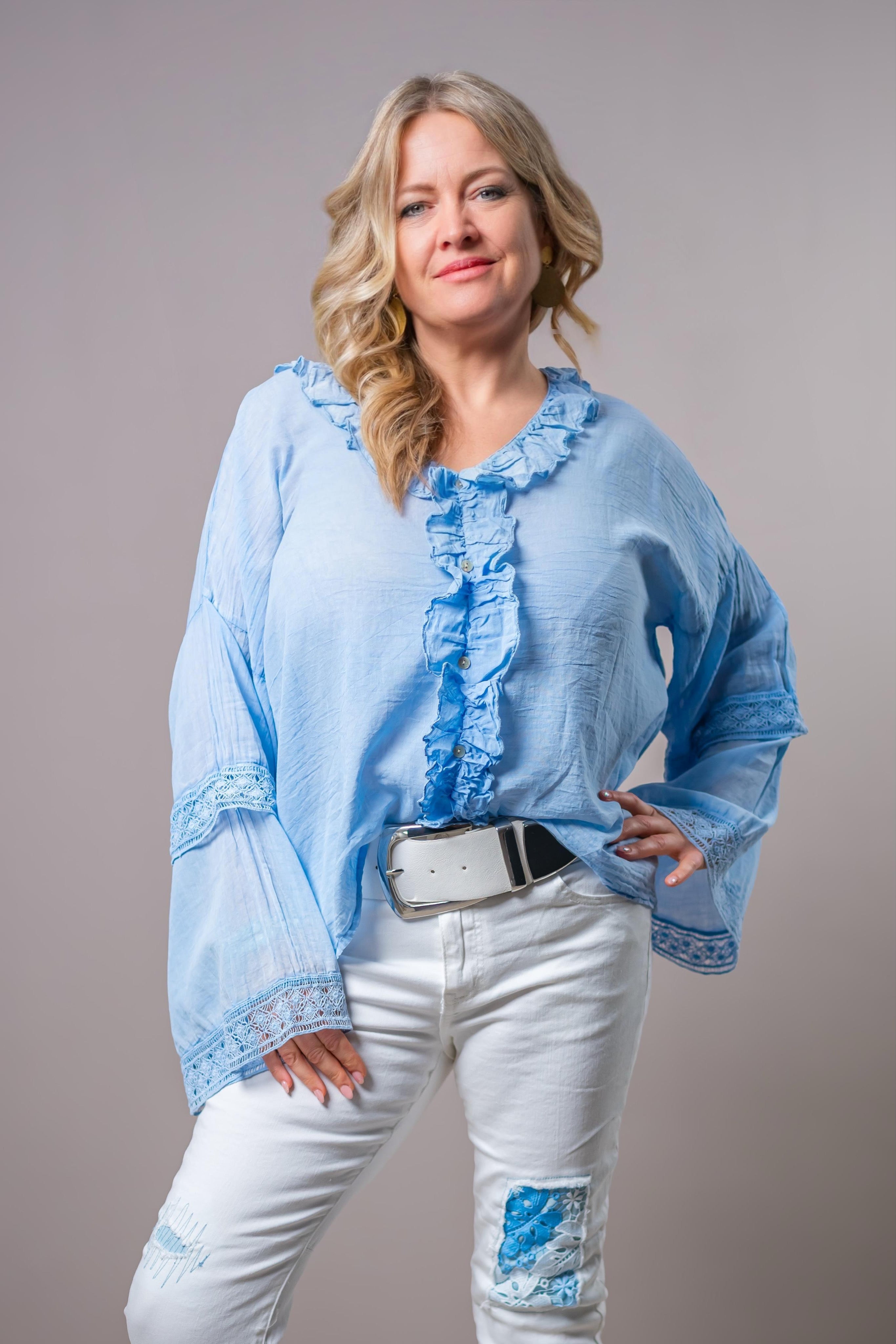 Verwaschene Bluse mit Volants, hellblau
