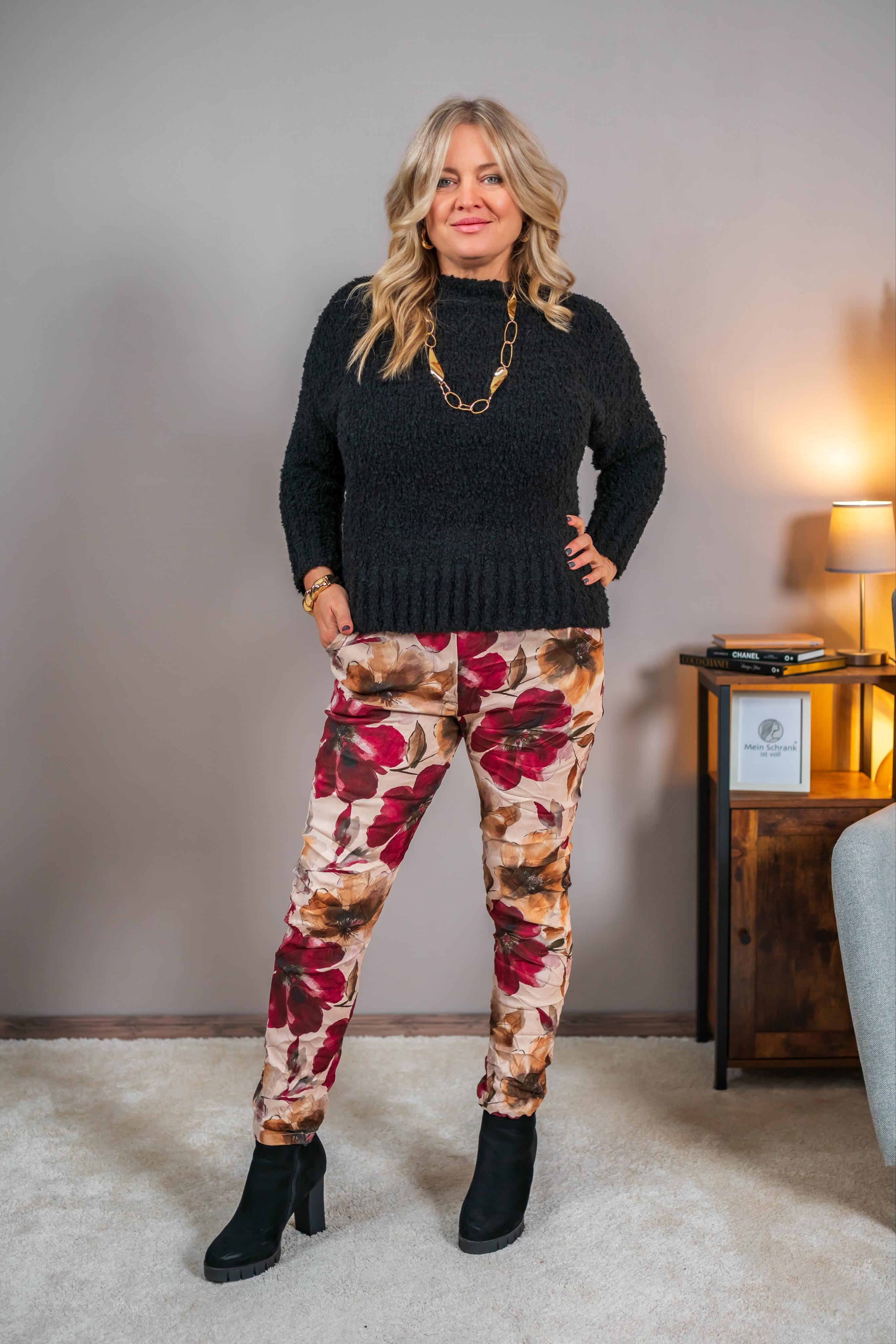 Stretchhose mit Allover-Blumenprint