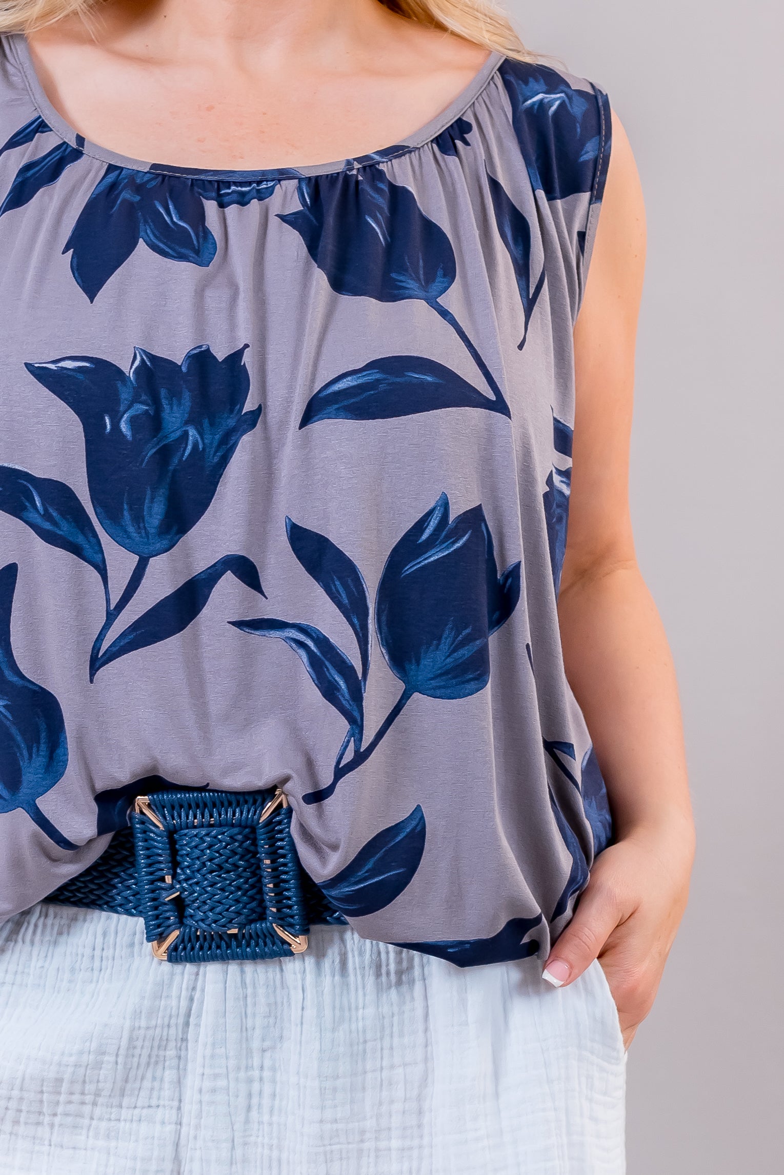 Leichtes Top mit Blumendruck, taupe/blau