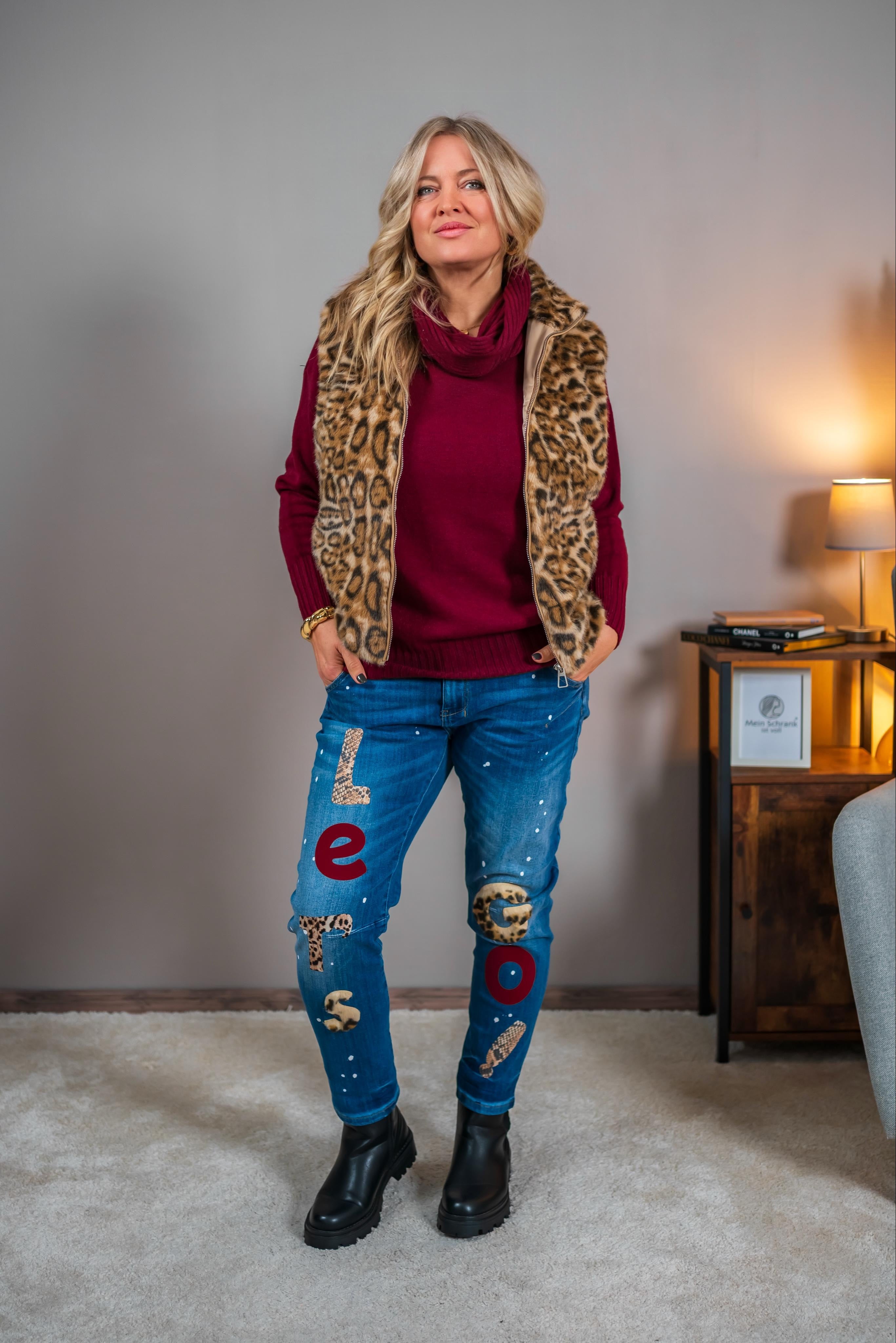 Jeans mit ausgefallenen Applikationen