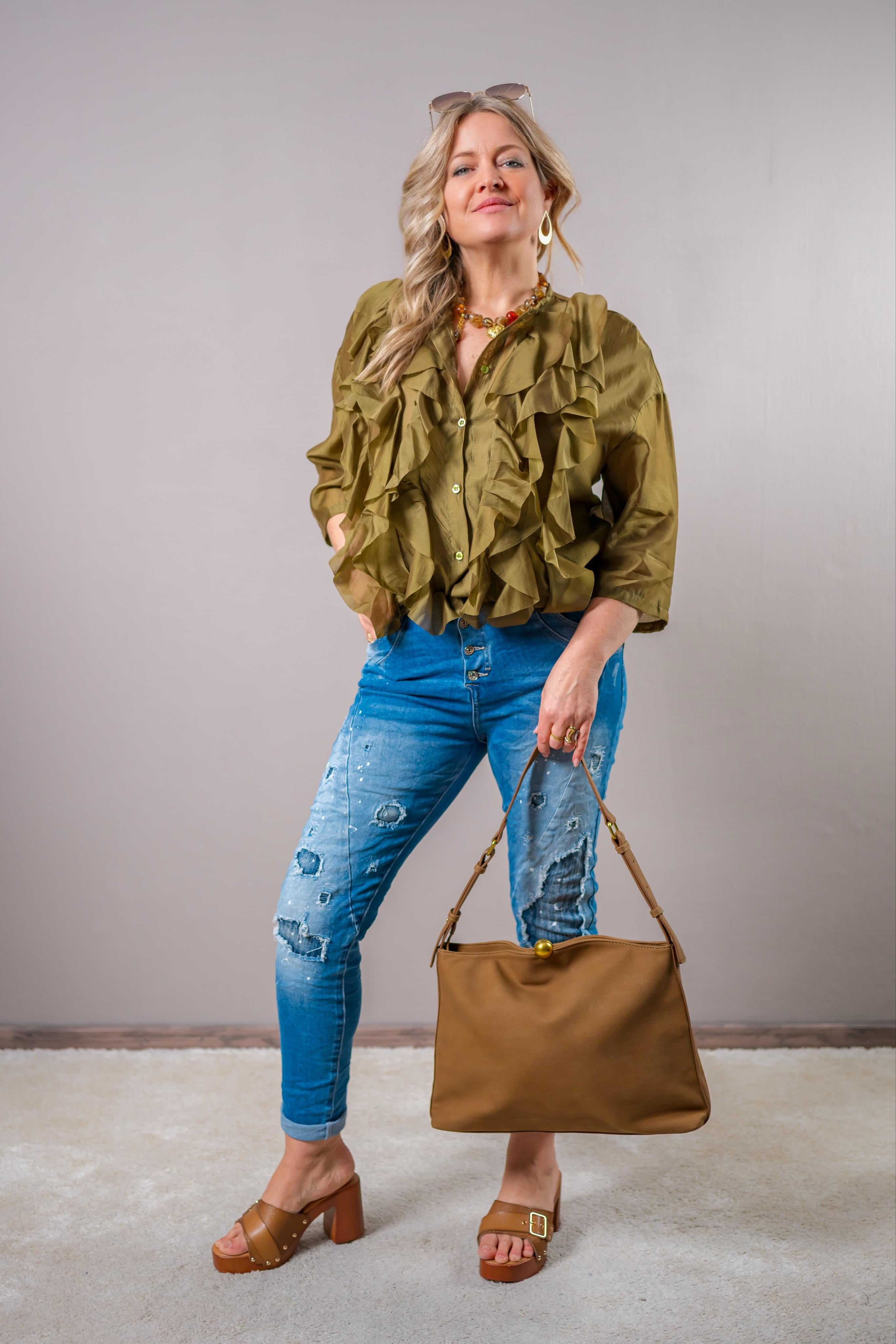 Bluse mit eleganten Volants, olivgrün