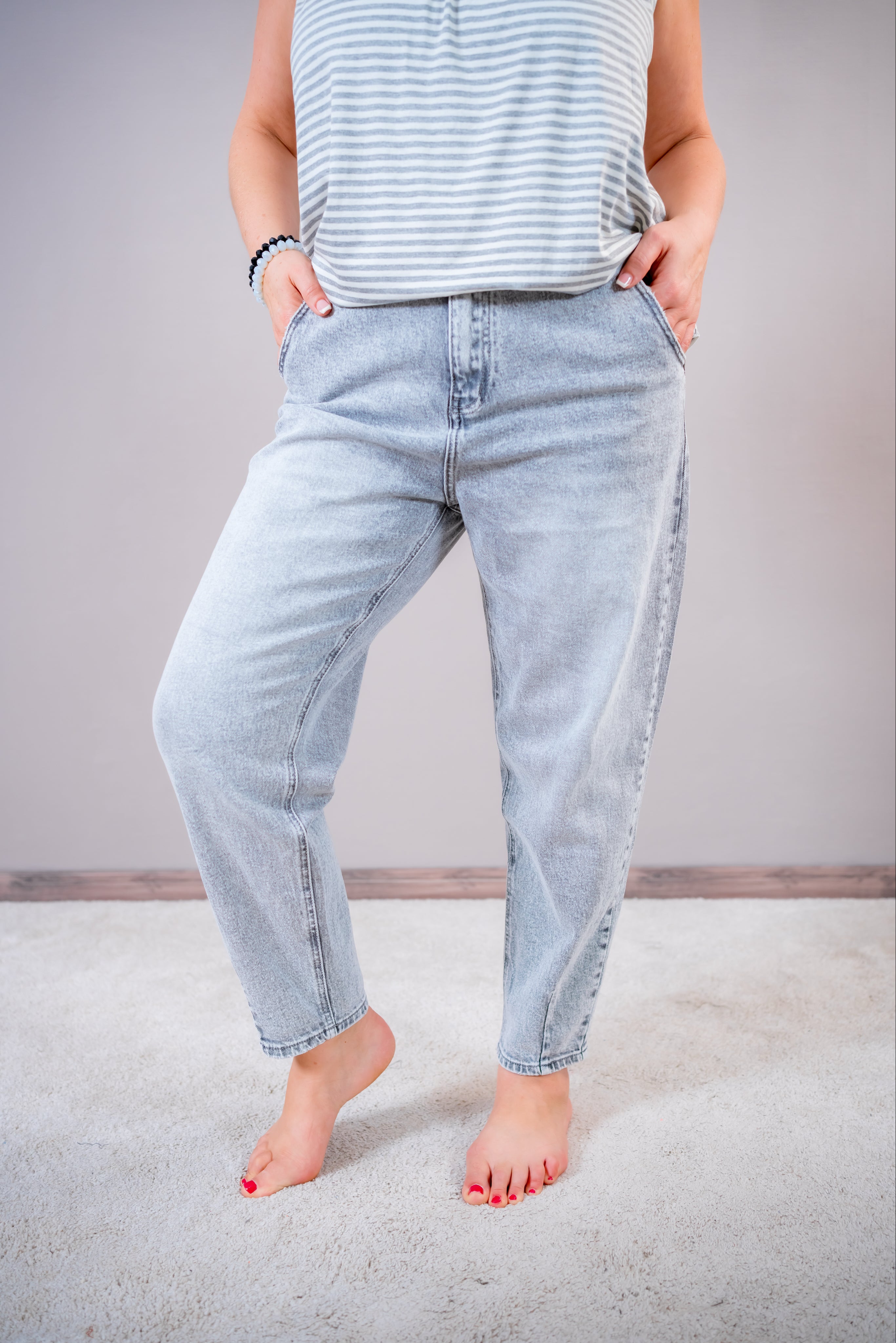 Barrel Jeans mit hohem Bund, light grey