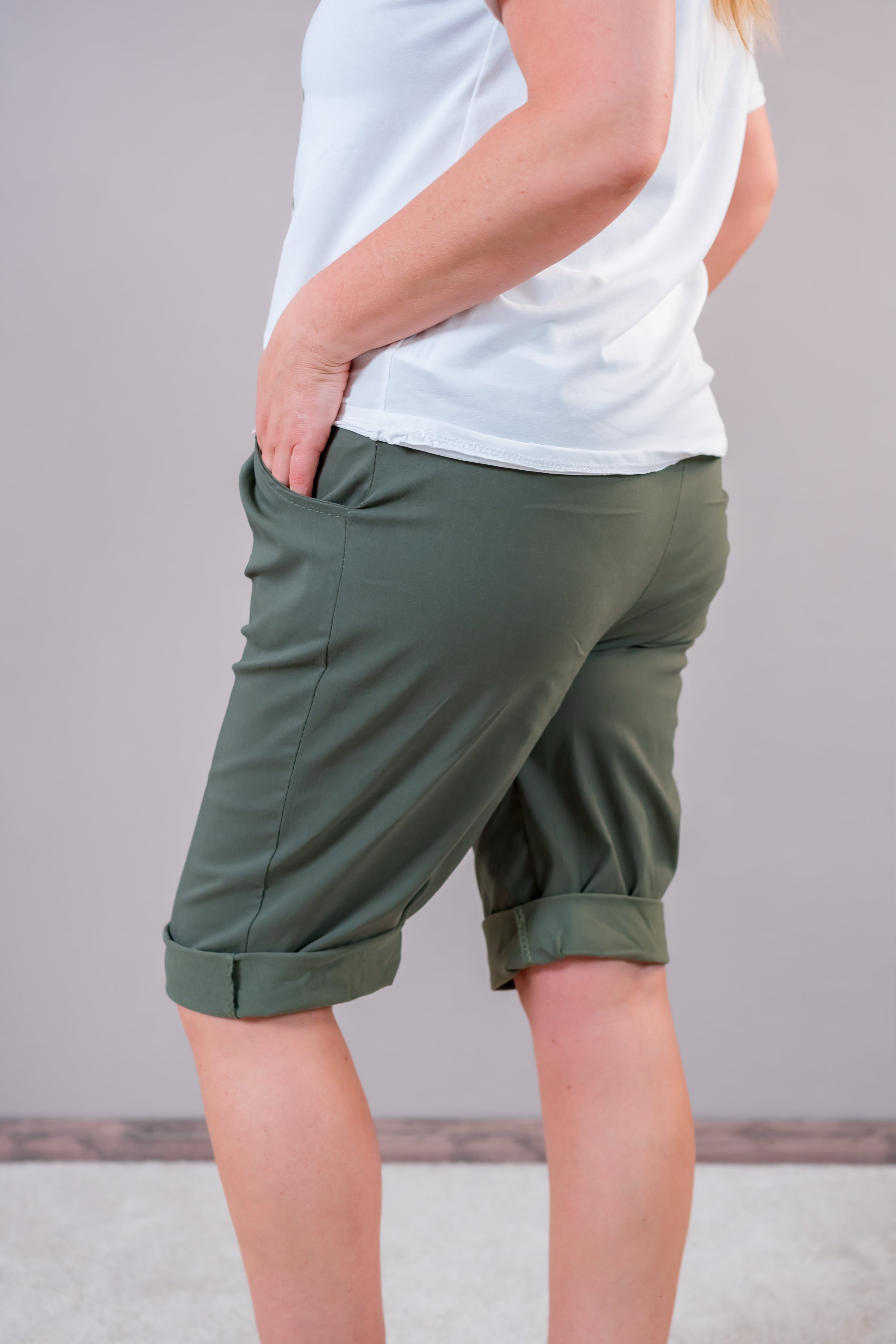 Bermuda-Shorts mit Gürtel, khaki
