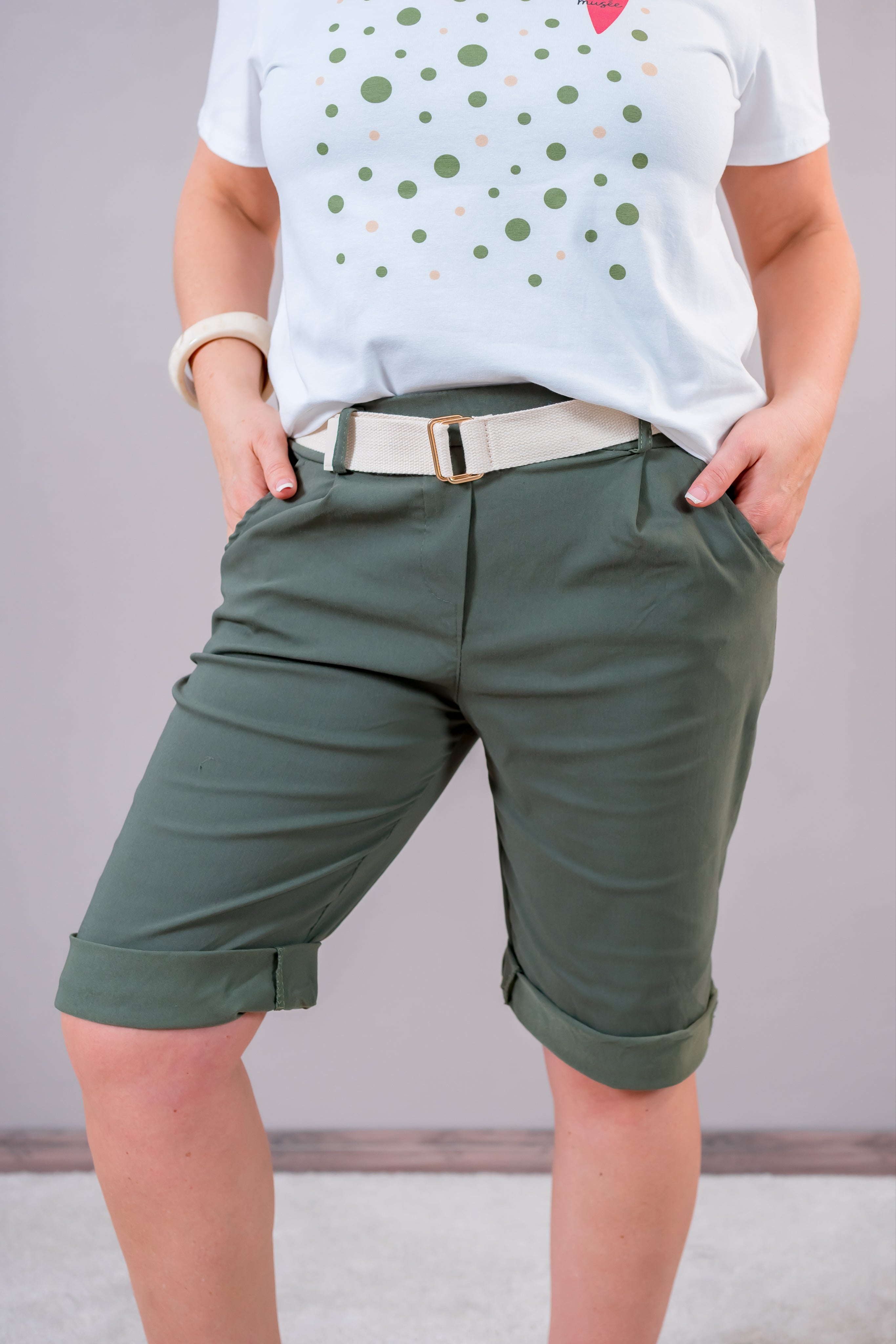 Bermuda-Shorts mit Gürtel, khaki