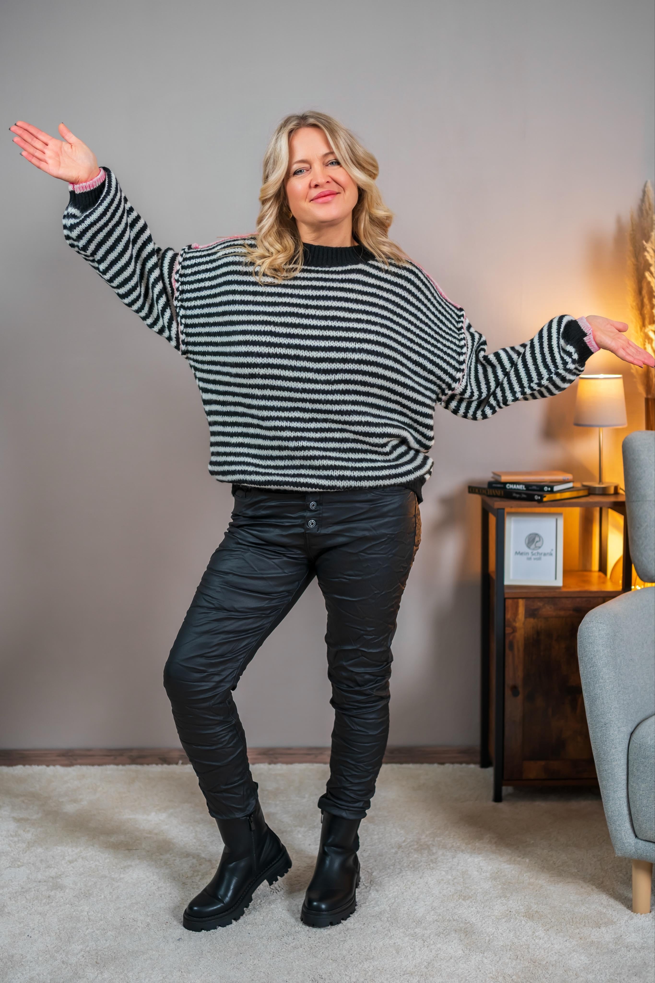 Gestreifter Strickpullover, schwarz/weiß