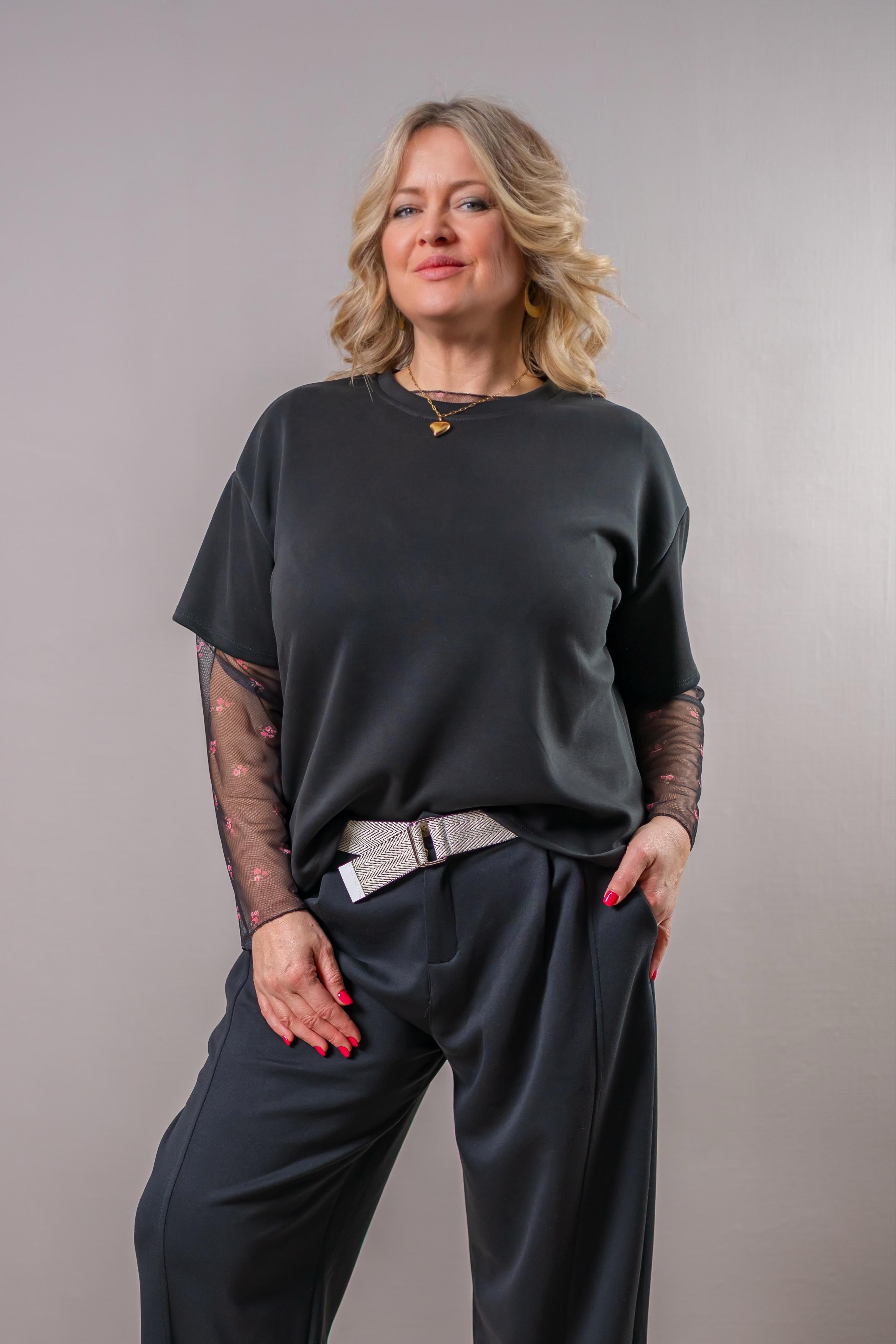 Leichtes Langarmshirt mit floralem Muster, schwarz