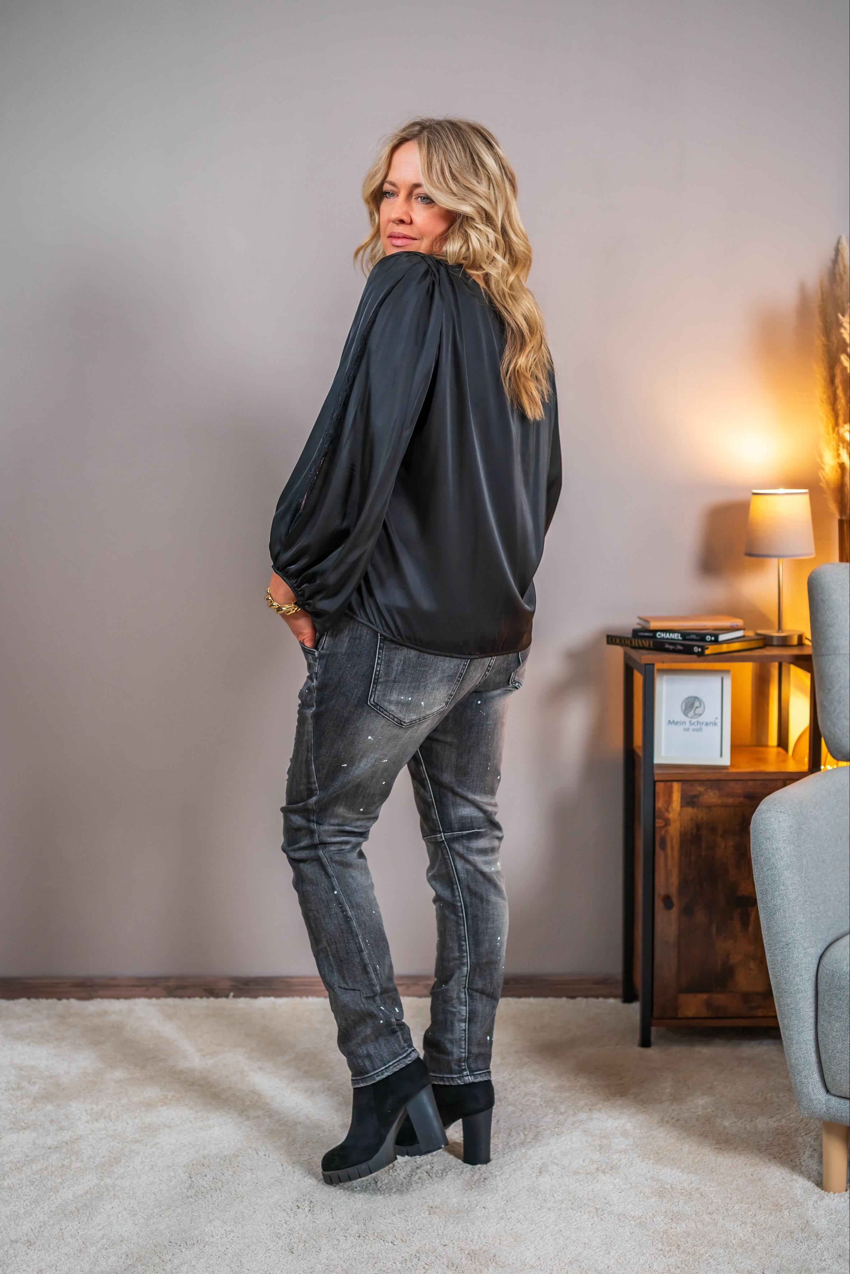 Bluse mit leichtem Glanz, schwarz