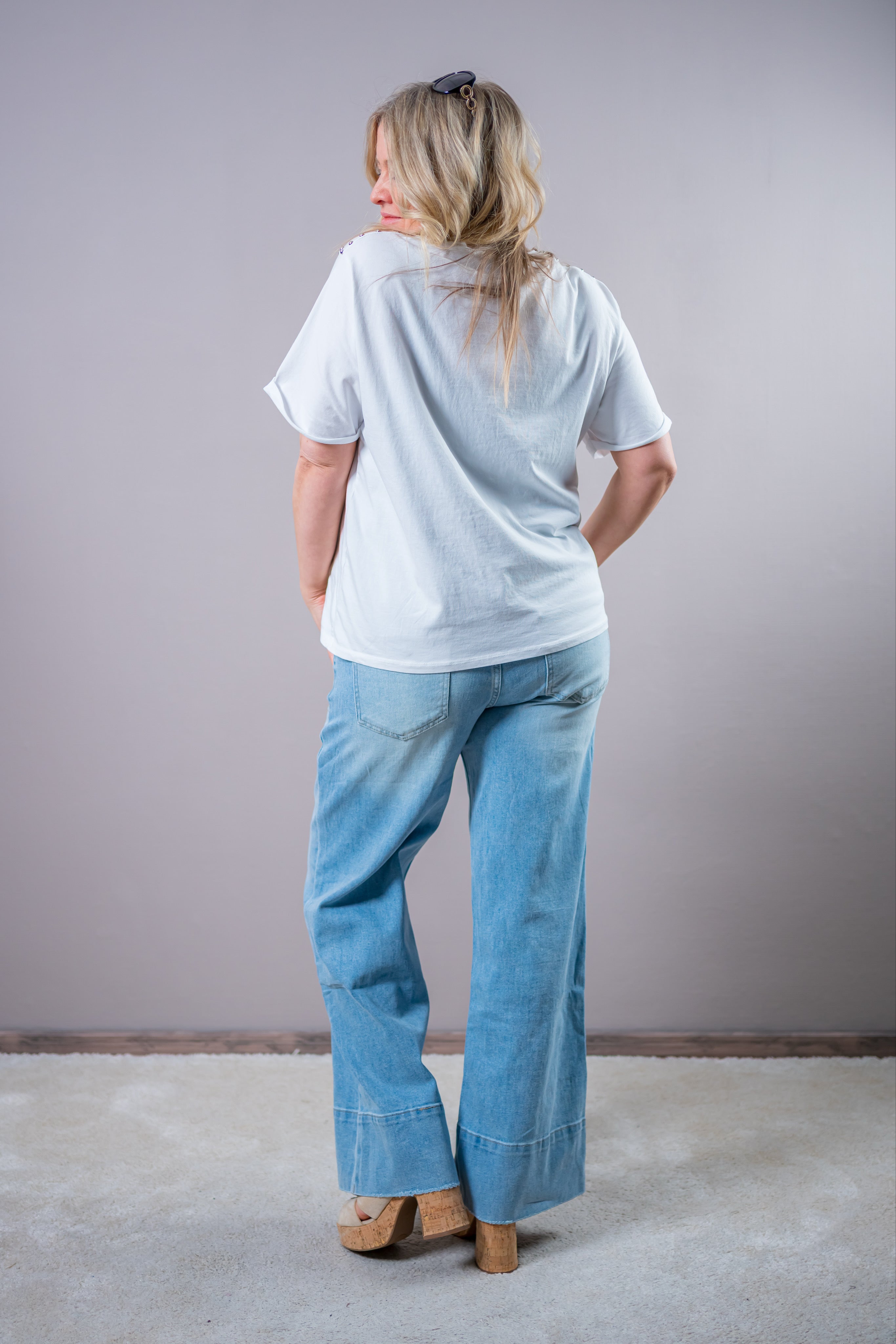 T-Shirt mit Nieten-Details, weiß