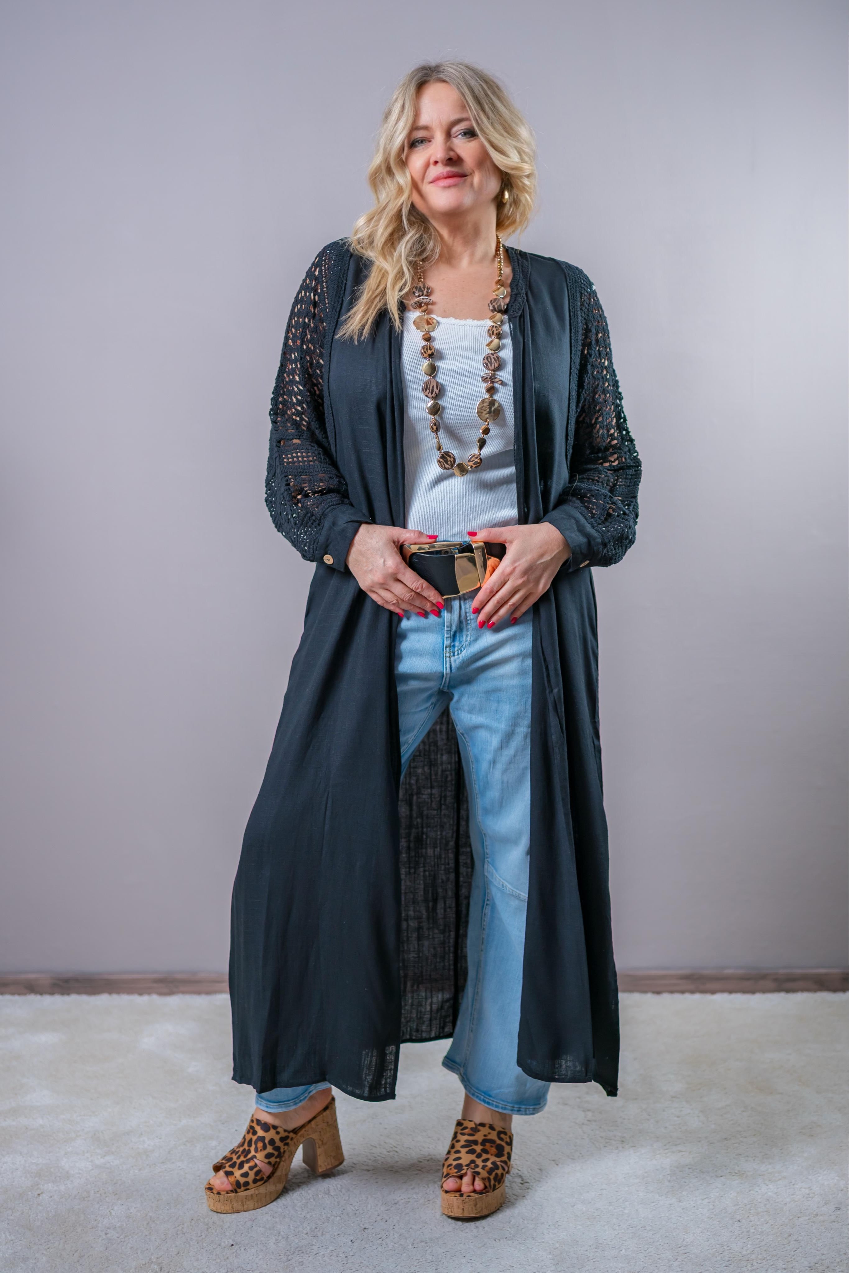 Langer Cardigan mit Häkeldetails, schwarz
