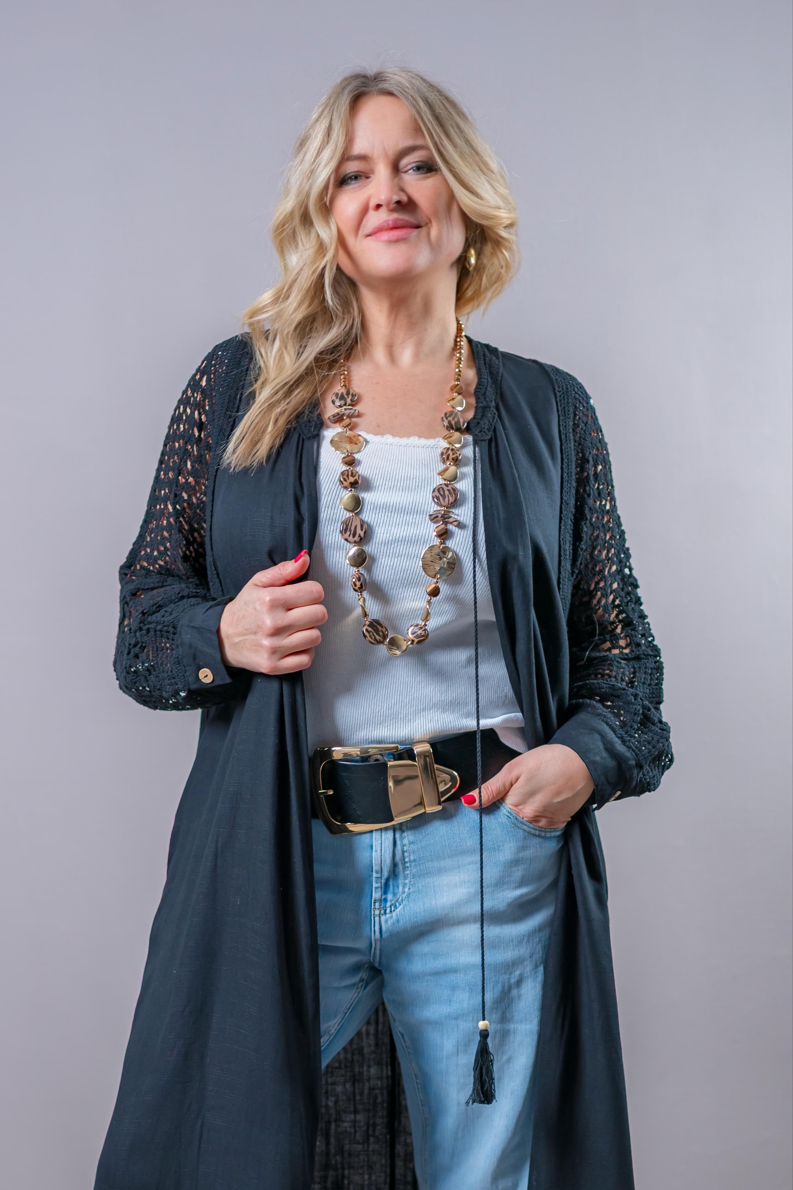 Langer Cardigan mit Häkeldetails, schwarz