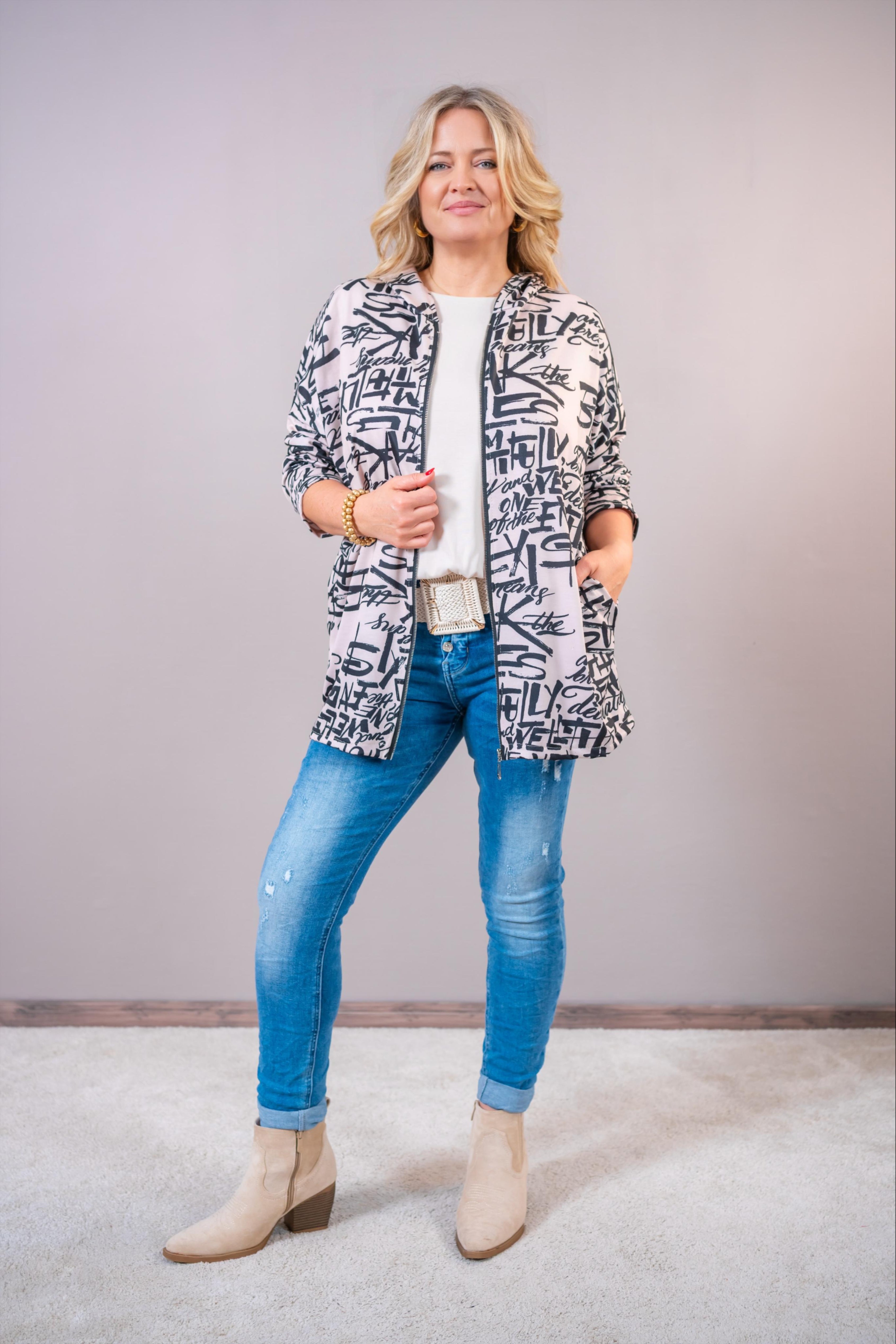 Kapuzenjacke "Urban Script", beige/schwarz