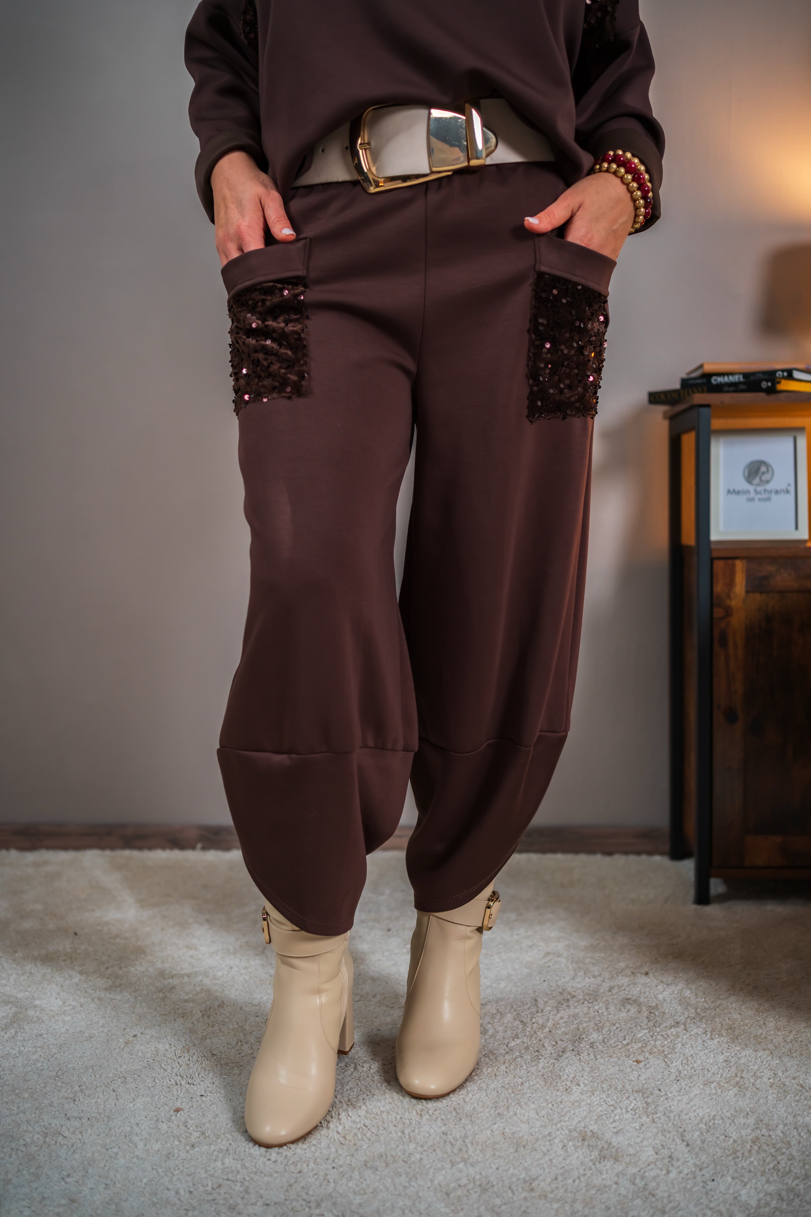 Weiche Hose mit Paillettendetails, schokobraun