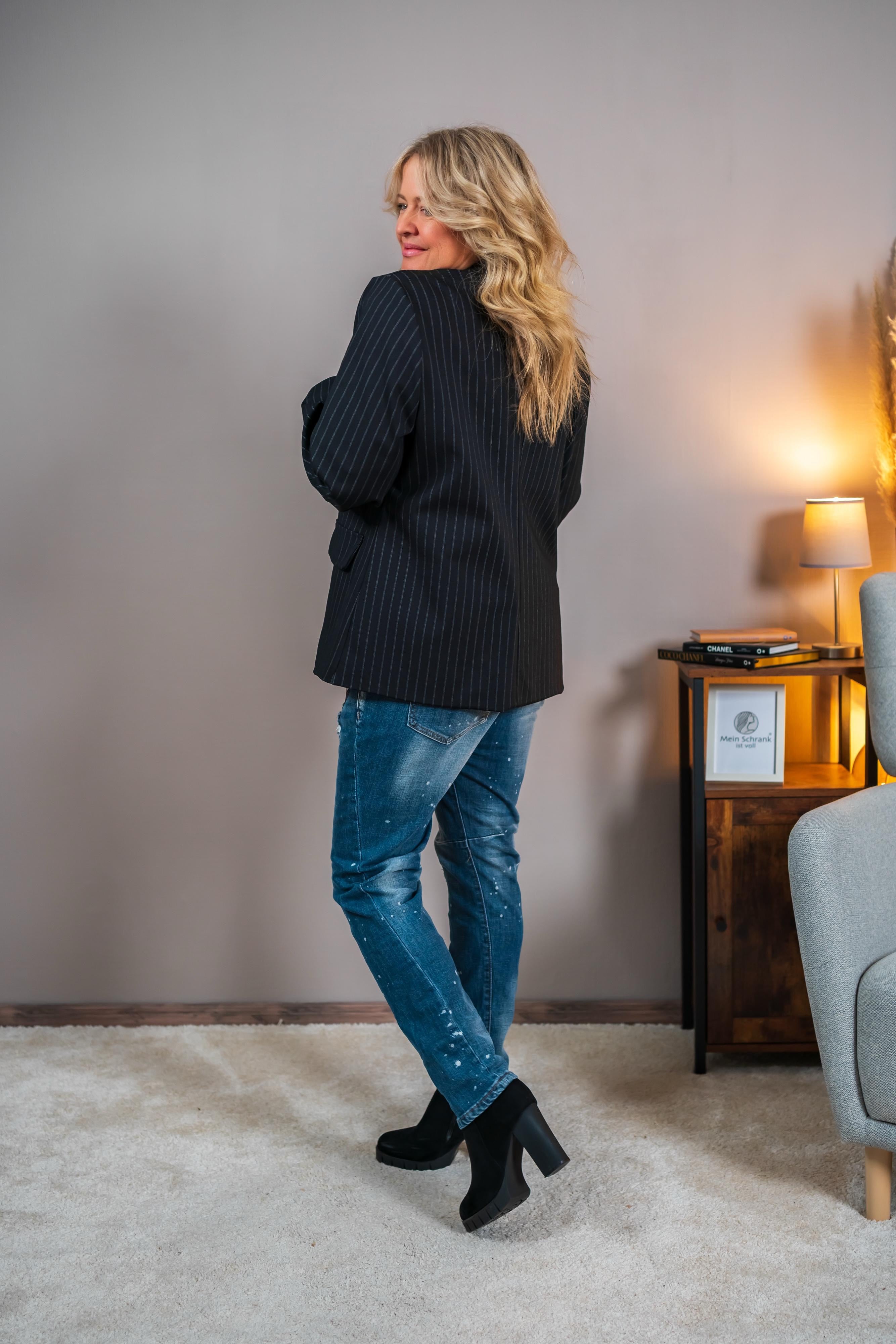 Blazer mit Nadelstreifen, schwarz